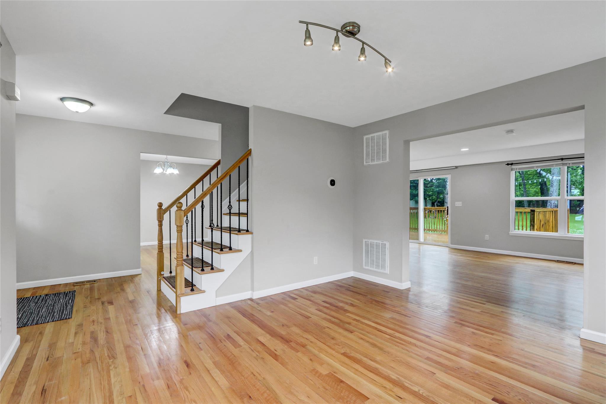 27 Inwood Avenue, Selden, New York image 8