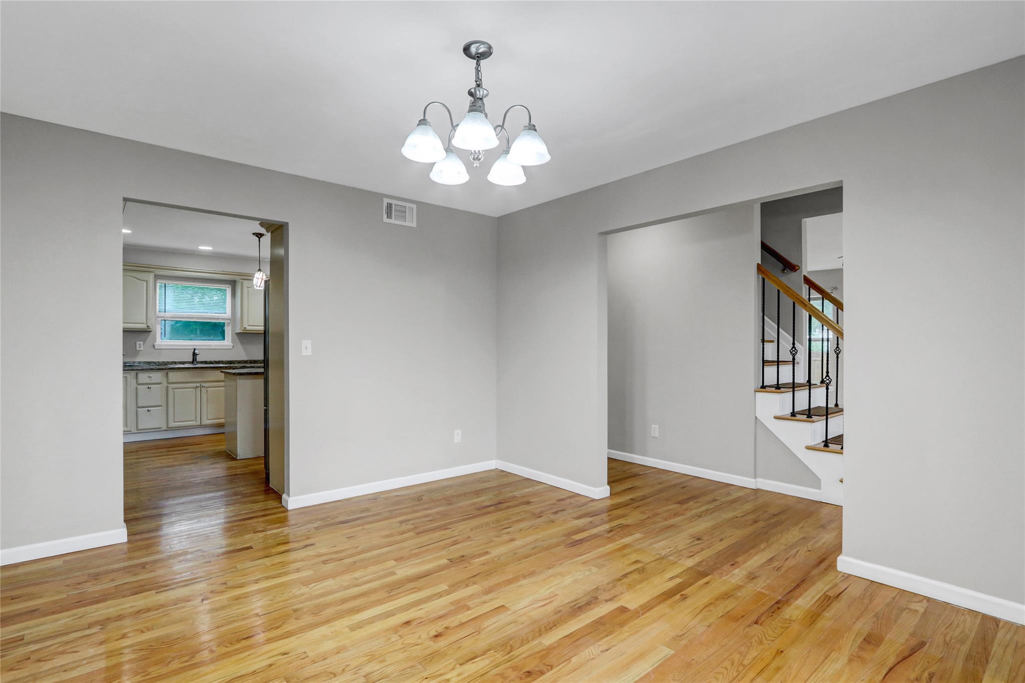 27 Inwood Avenue, Selden, New York image 11