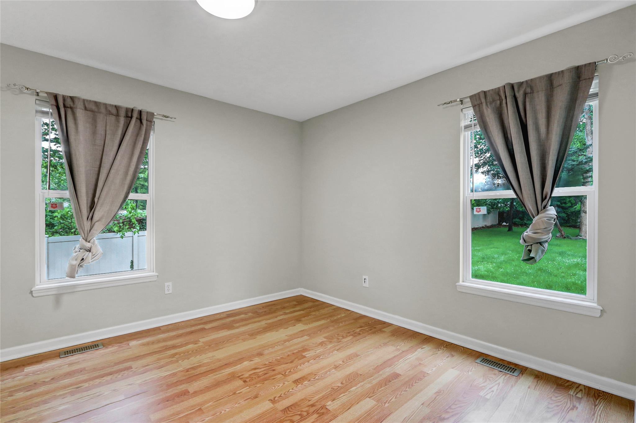 27 Inwood Avenue, Selden, New York image 21
