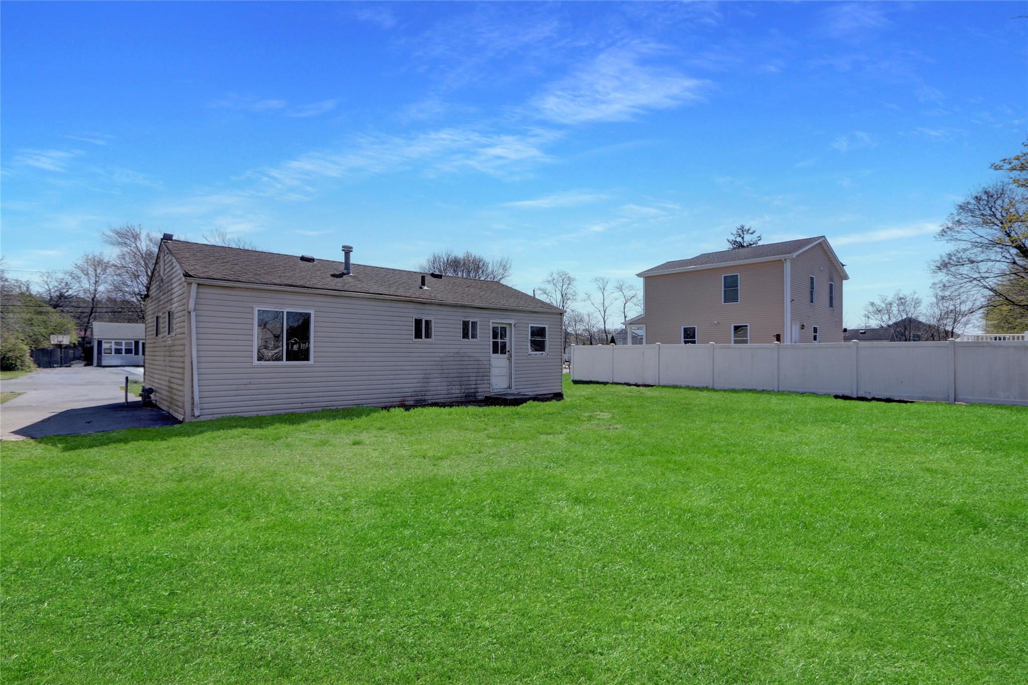 818 Meade Avenue, Bellport, New York image 13