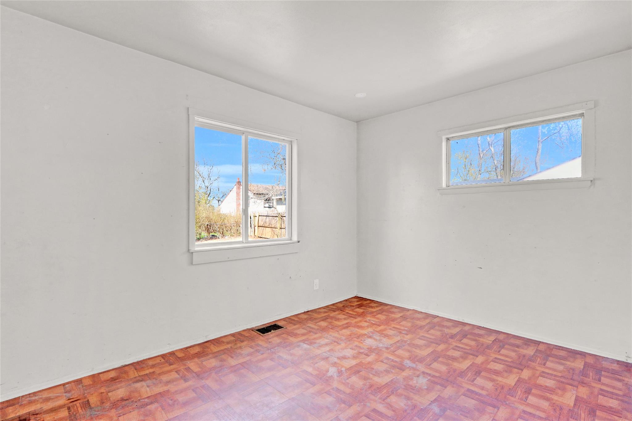 818 Meade Avenue, Bellport, New York image 7
