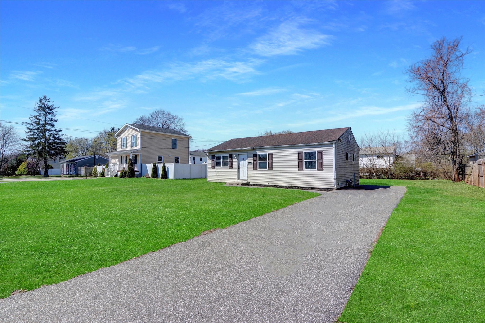 818 Meade Avenue, Bellport, New York image 2