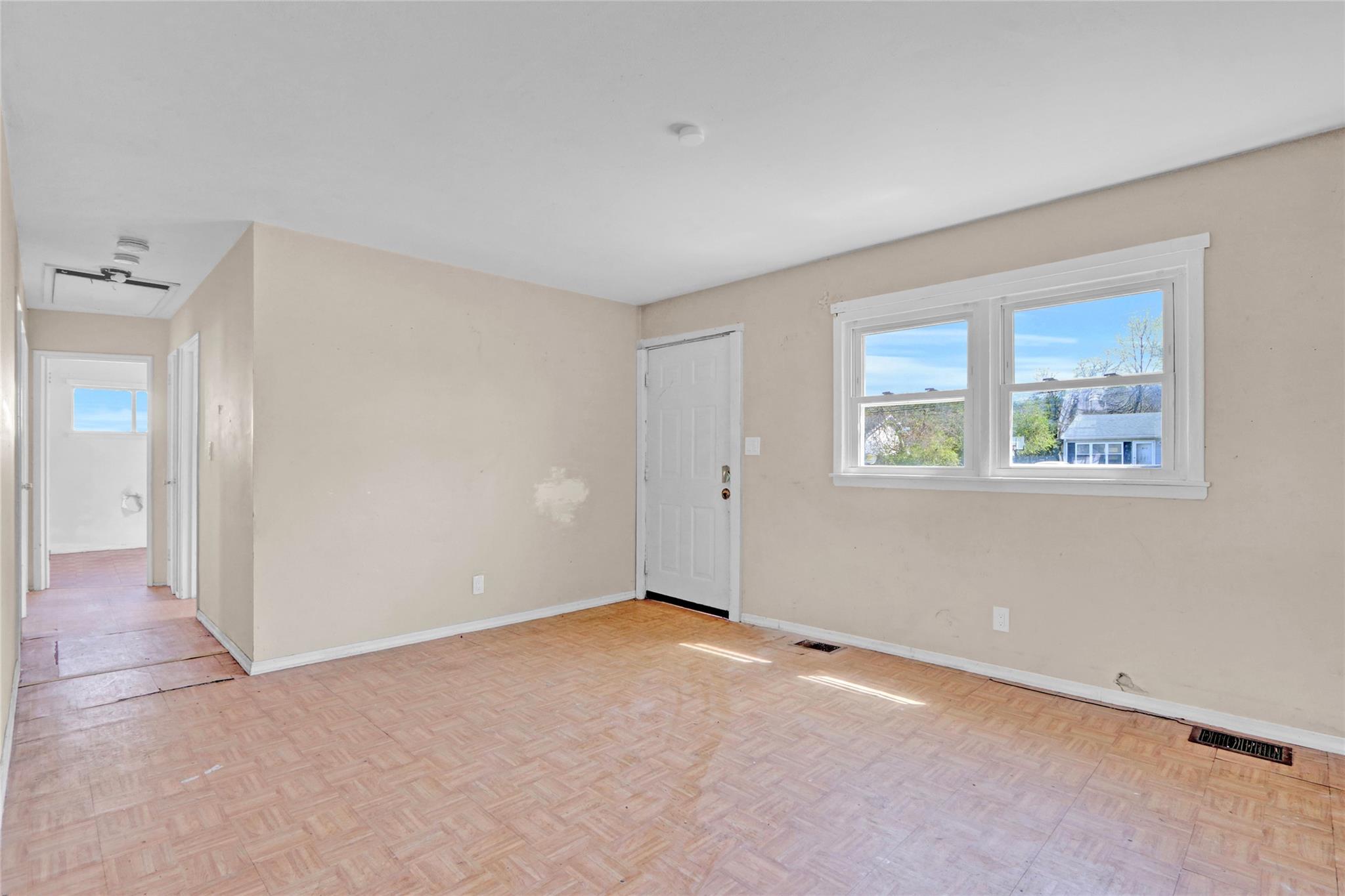 818 Meade Avenue, Bellport, New York image 3