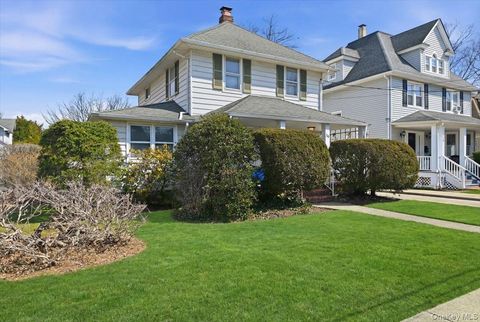 Homes For Sale - 25 Raymond Street<br/> Rockville Centre, NY 11570