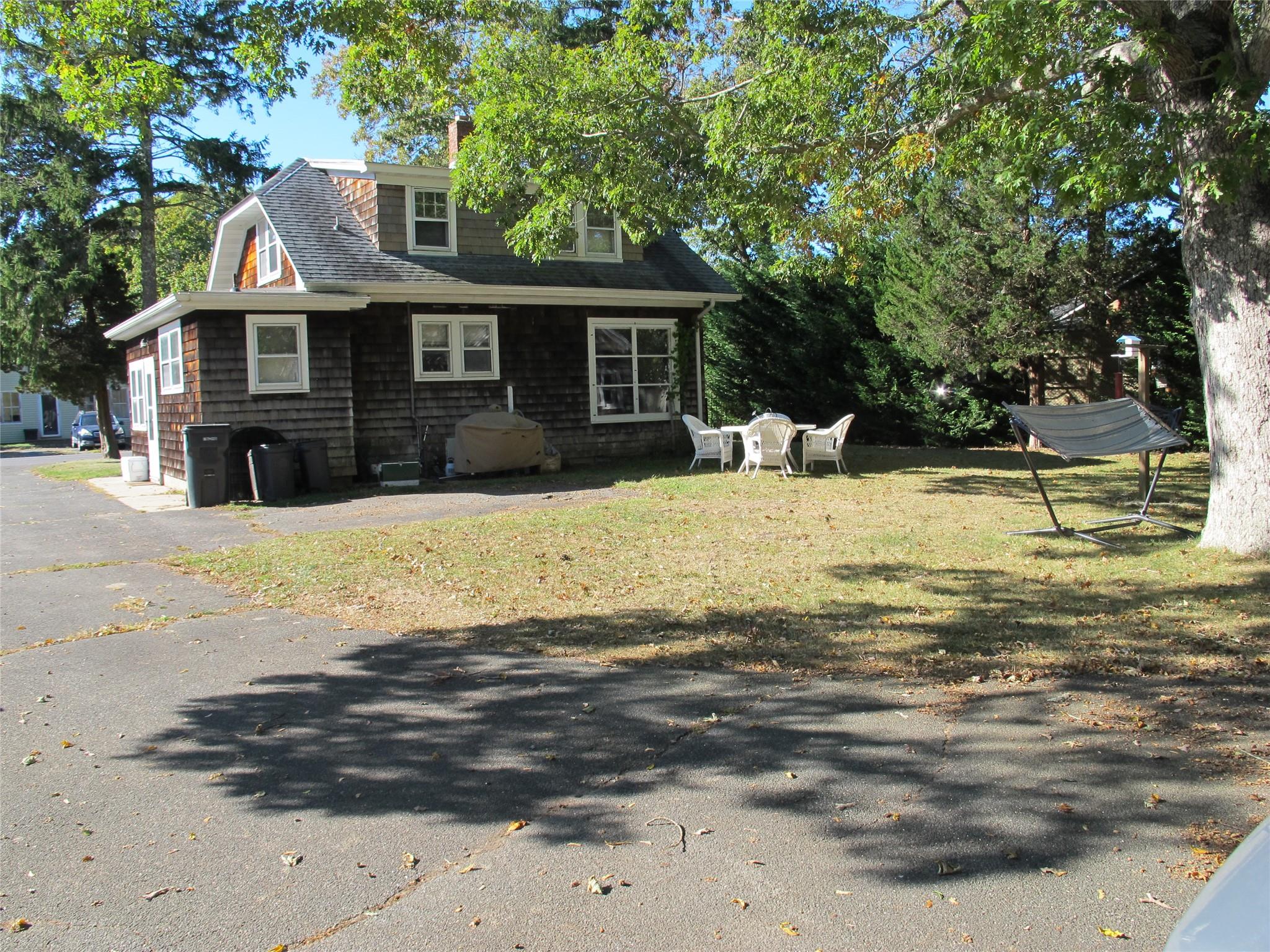 16 Redfield Lane, Westhampton Beach, New York image 1