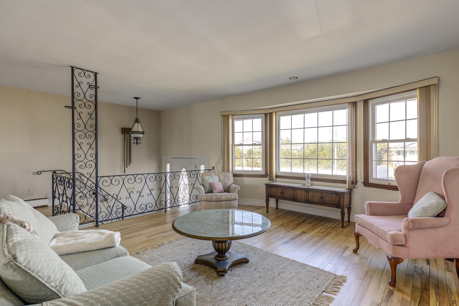 14 Buoy Lane, West Islip, New York image 5