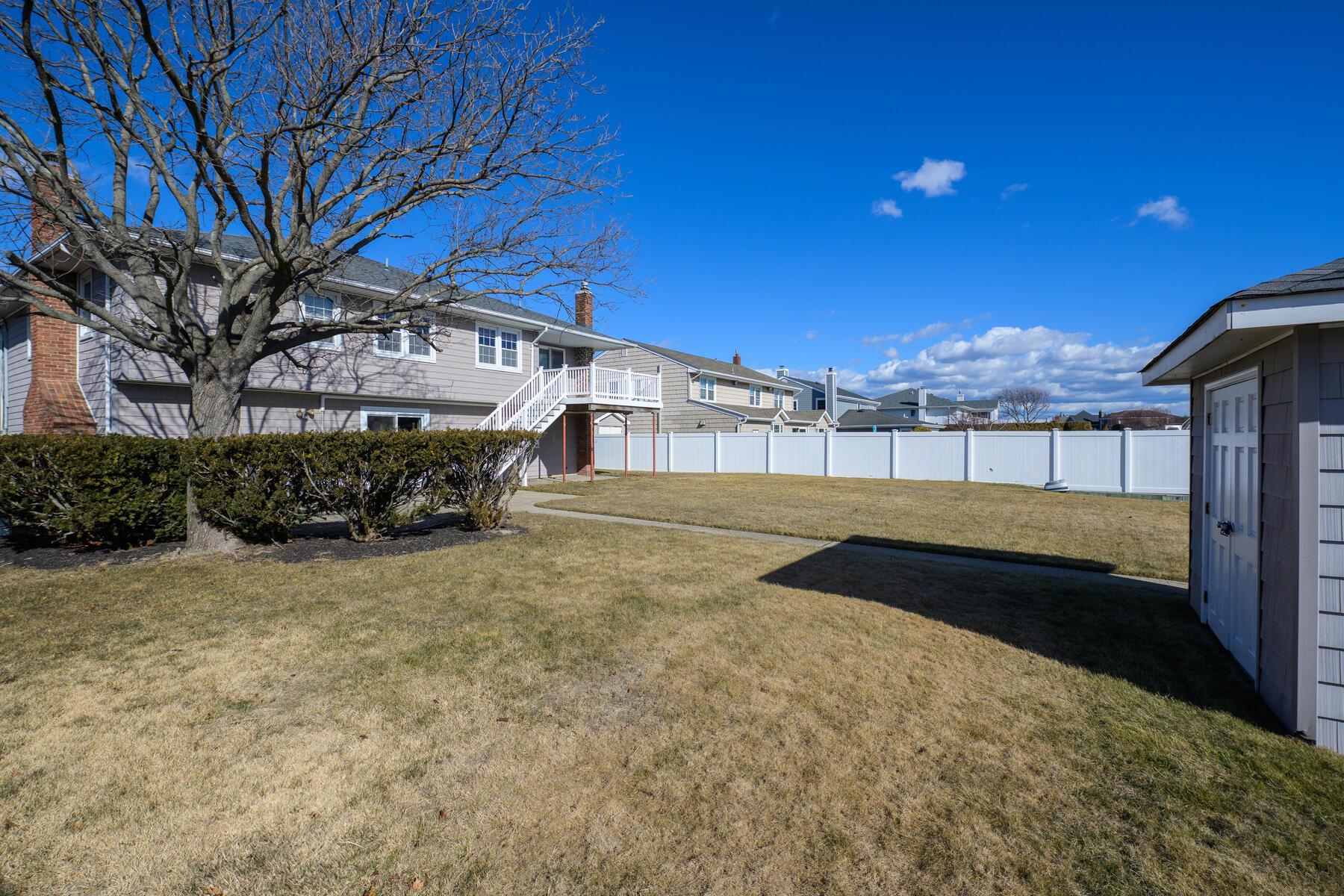 14 Buoy Lane, West Islip, New York image 27