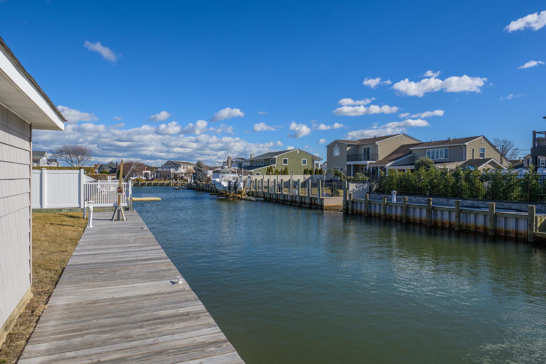 14 Buoy Lane, West Islip, New York image 24