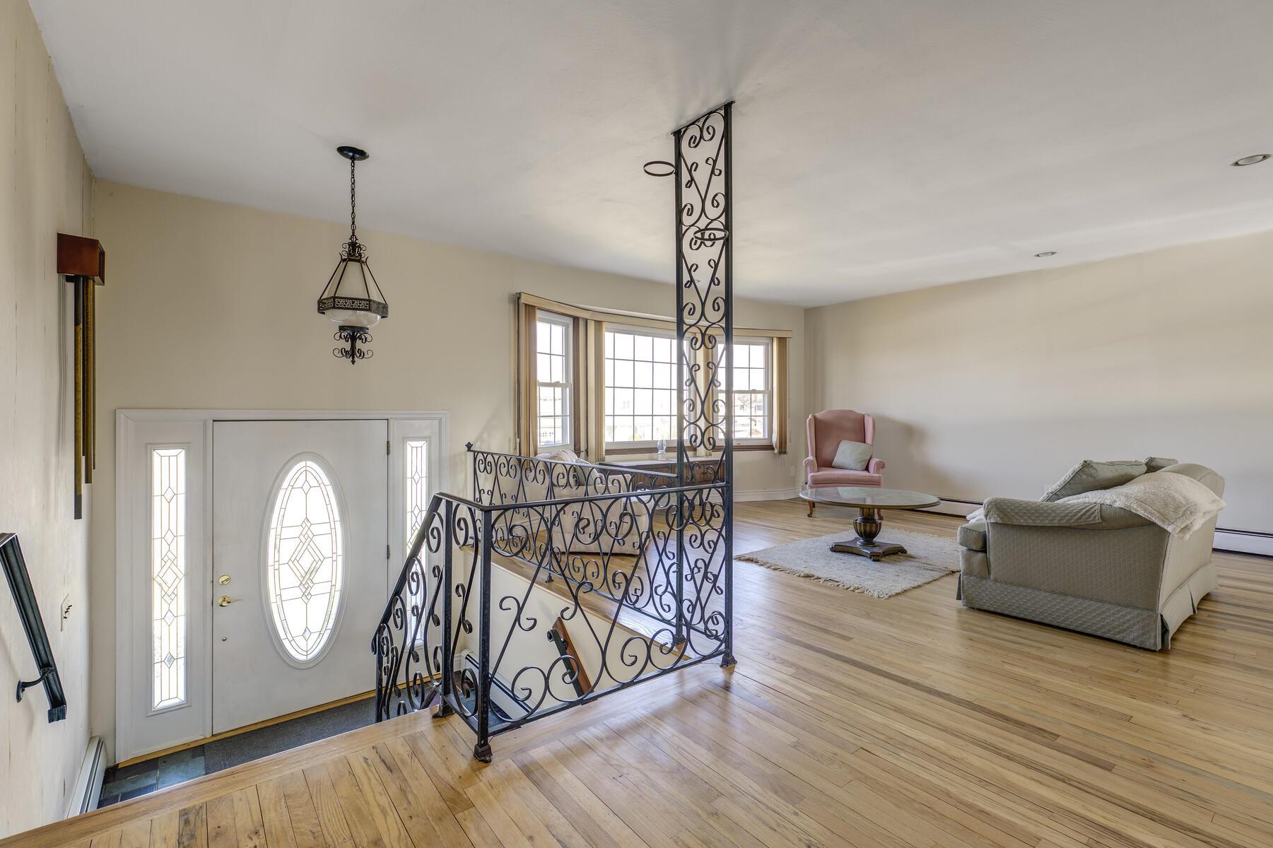 14 Buoy Lane, West Islip, New York image 3