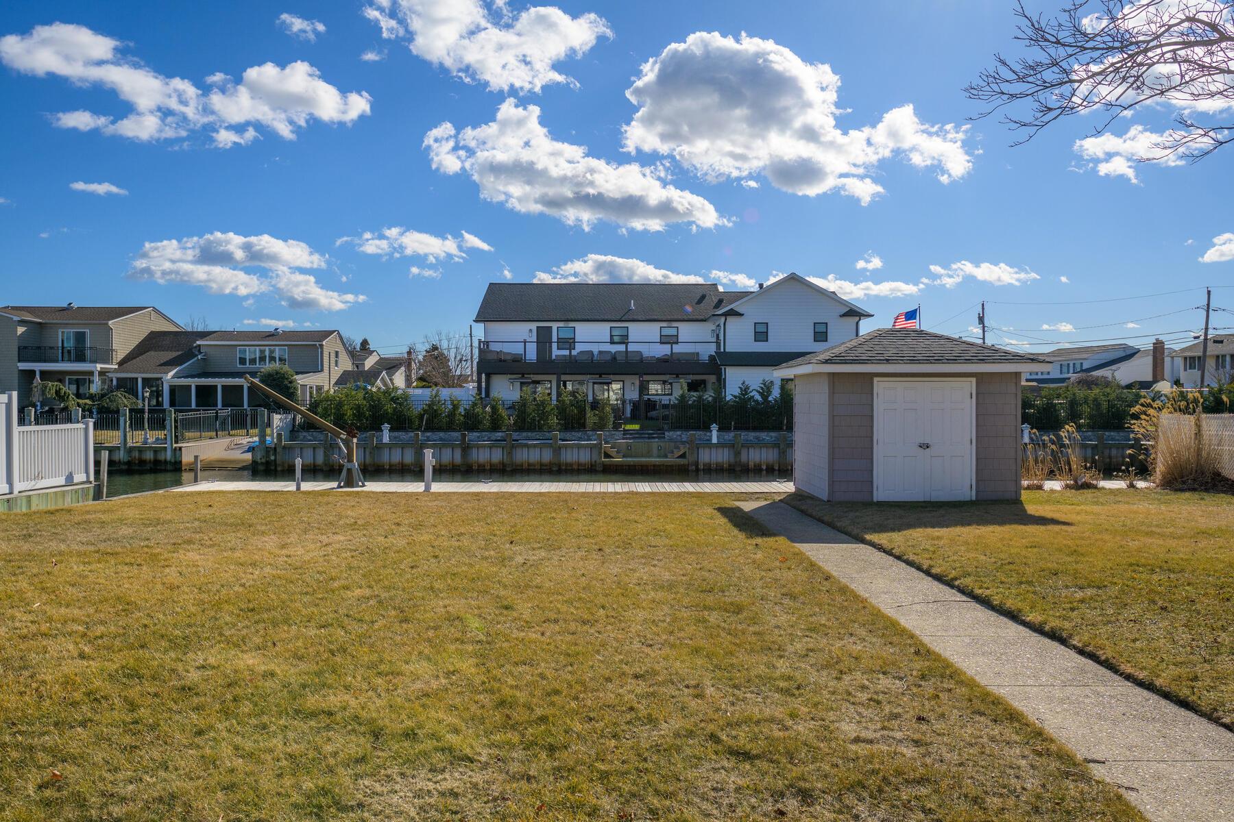 14 Buoy Lane, West Islip, New York image 28