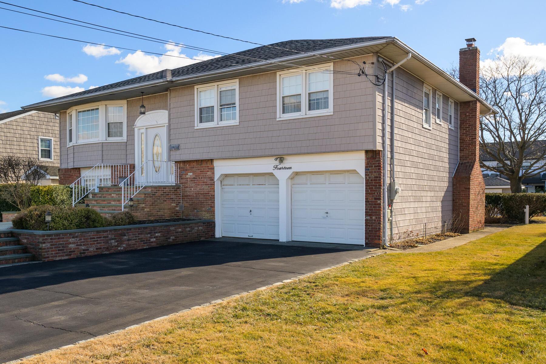 14 Buoy Lane, West Islip, New York image 2