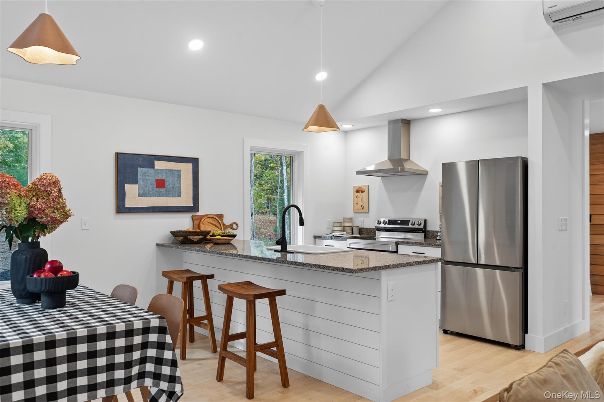 Hurley, New York 12443, United States, 2 Bedrooms Bedrooms, ,2 BathroomsBathrooms,Residential,Active,224117