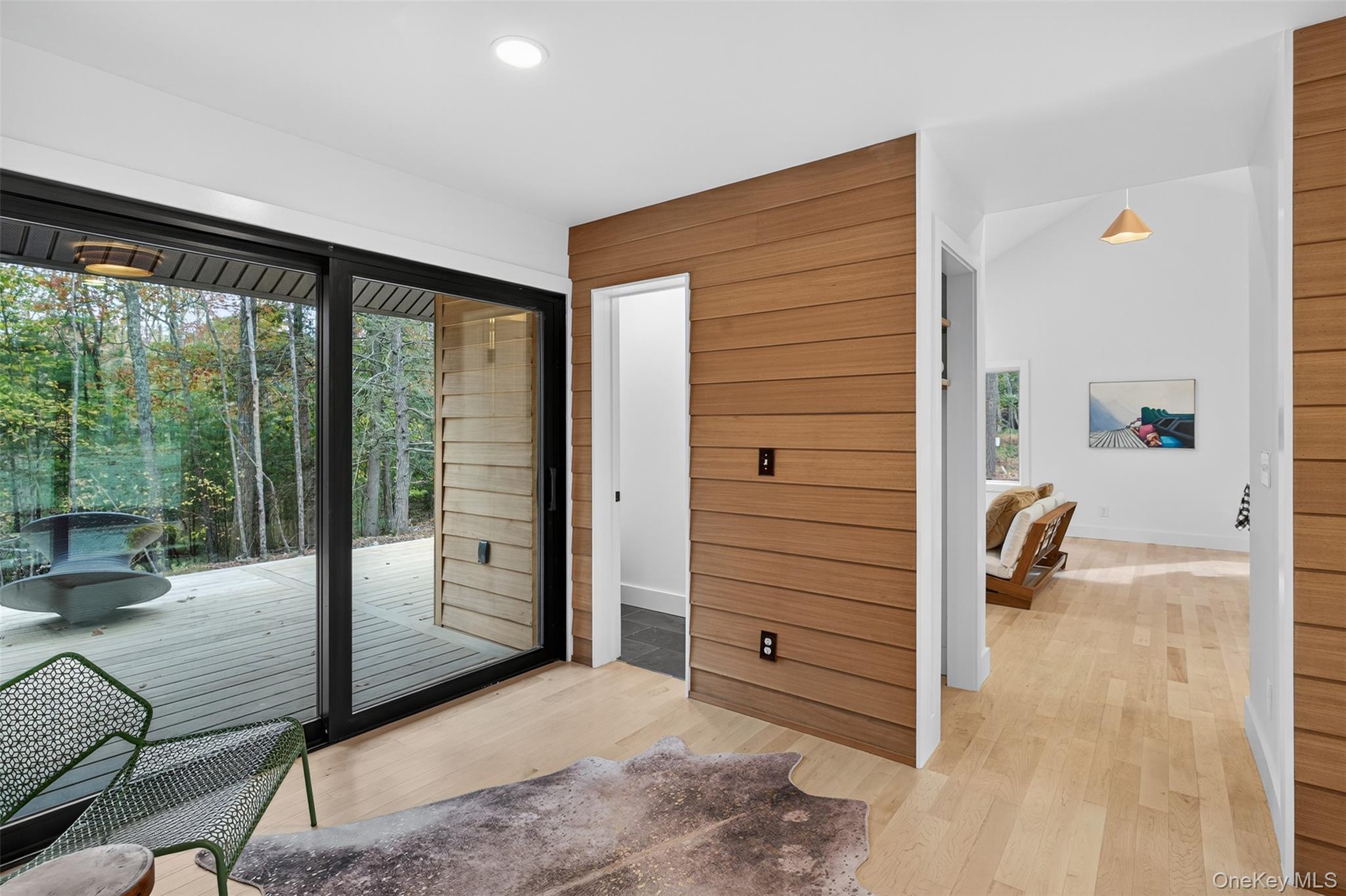 Hurley, New York 12443, United States, 2 Bedrooms Bedrooms, ,2 BathroomsBathrooms,Residential,Active,224117