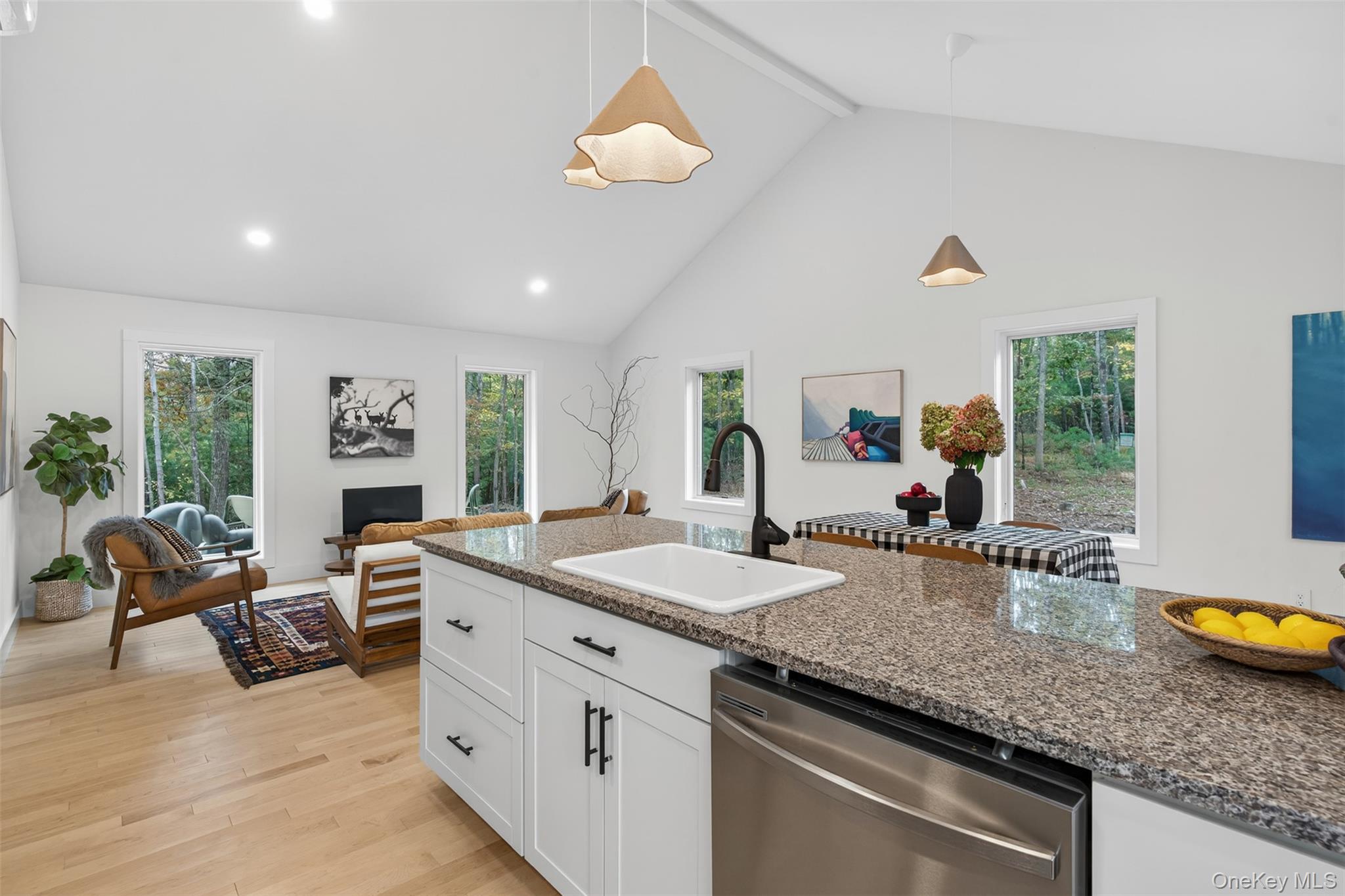 Hurley, New York 12443, United States, 2 Bedrooms Bedrooms, ,2 BathroomsBathrooms,Residential,Active,224117