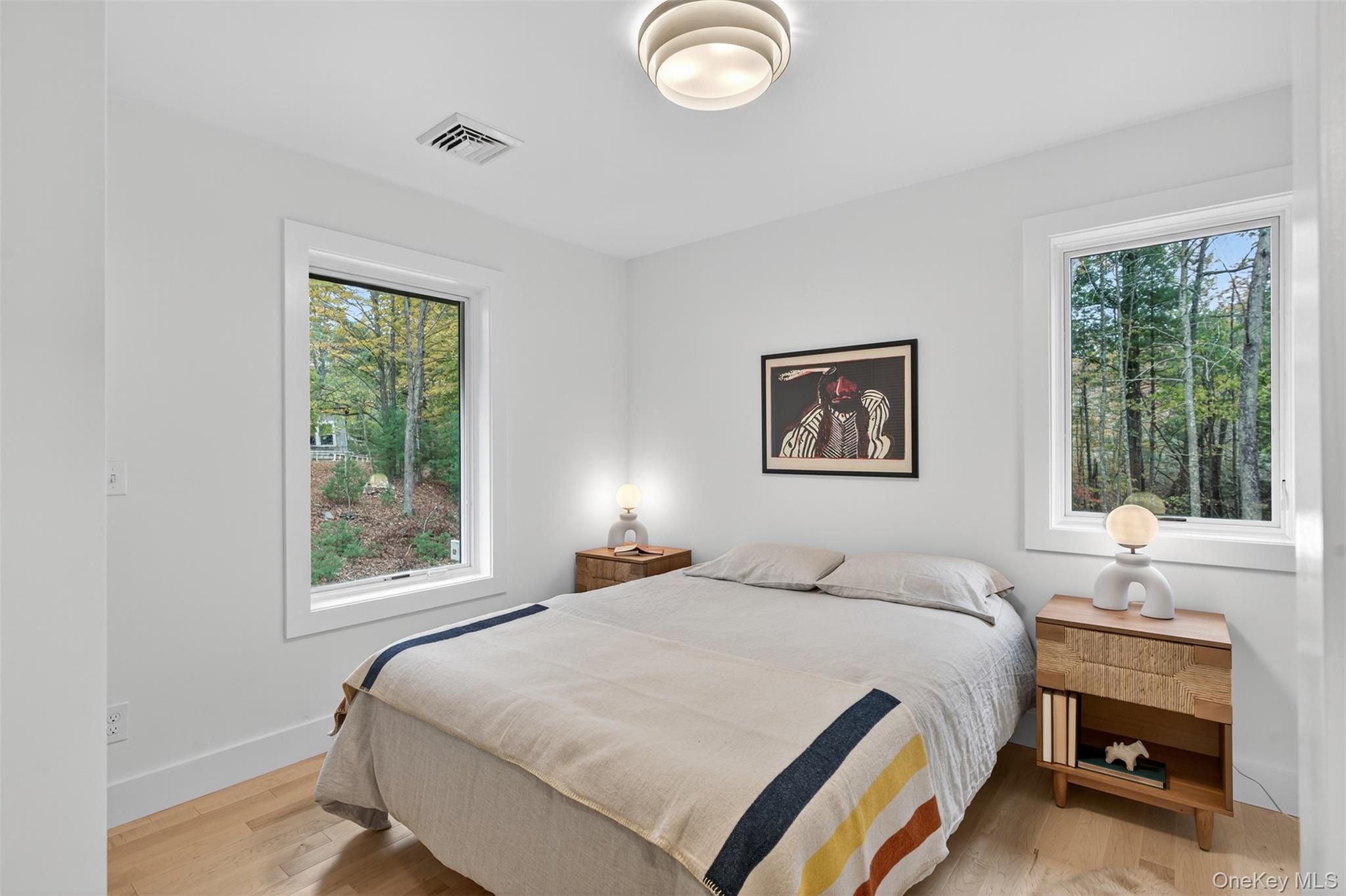 Hurley, New York 12443, United States, 2 Bedrooms Bedrooms, ,2 BathroomsBathrooms,Residential,Active,224117