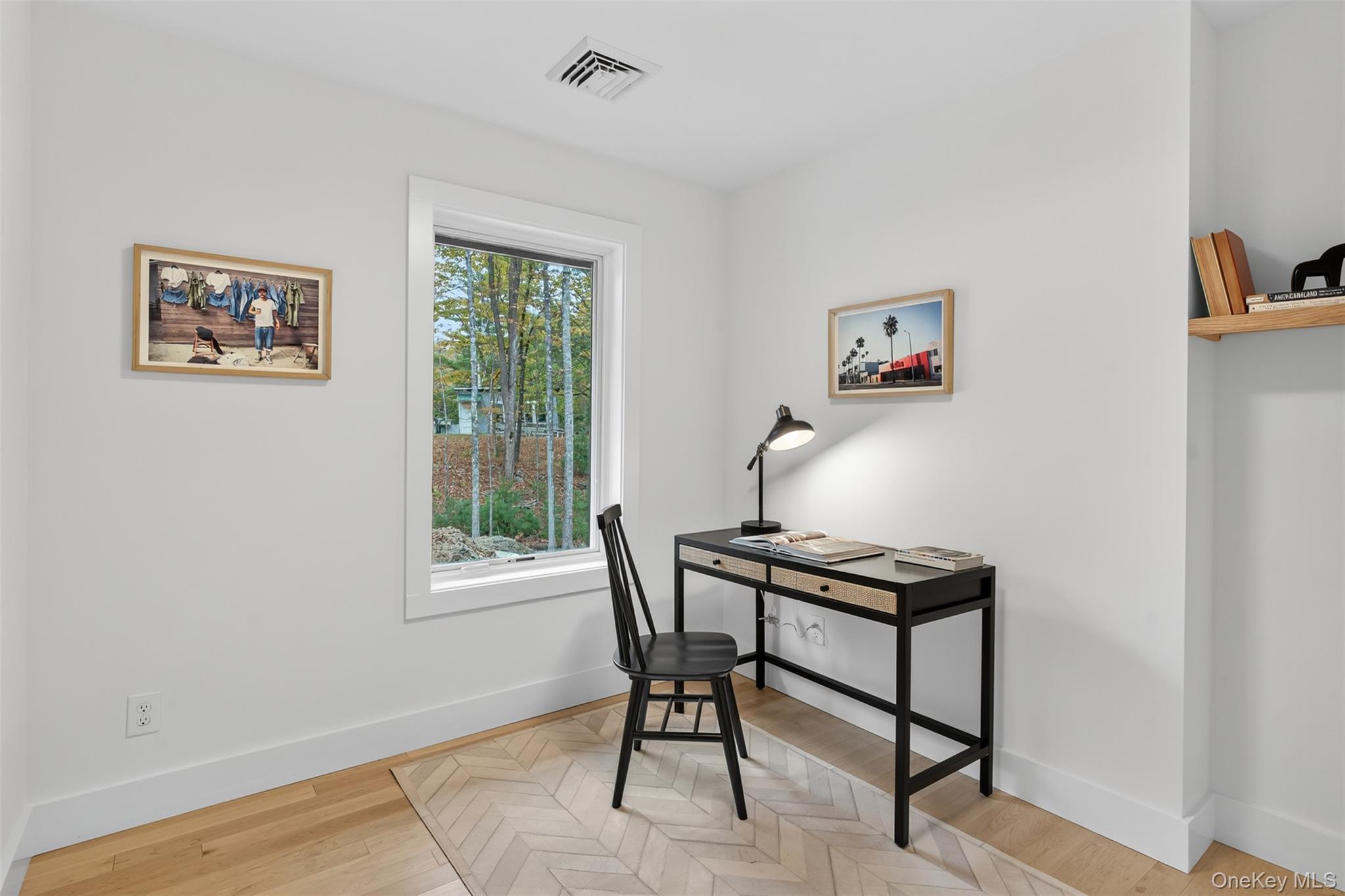 Hurley, New York 12443, United States, 2 Bedrooms Bedrooms, ,2 BathroomsBathrooms,Residential,Active,224117