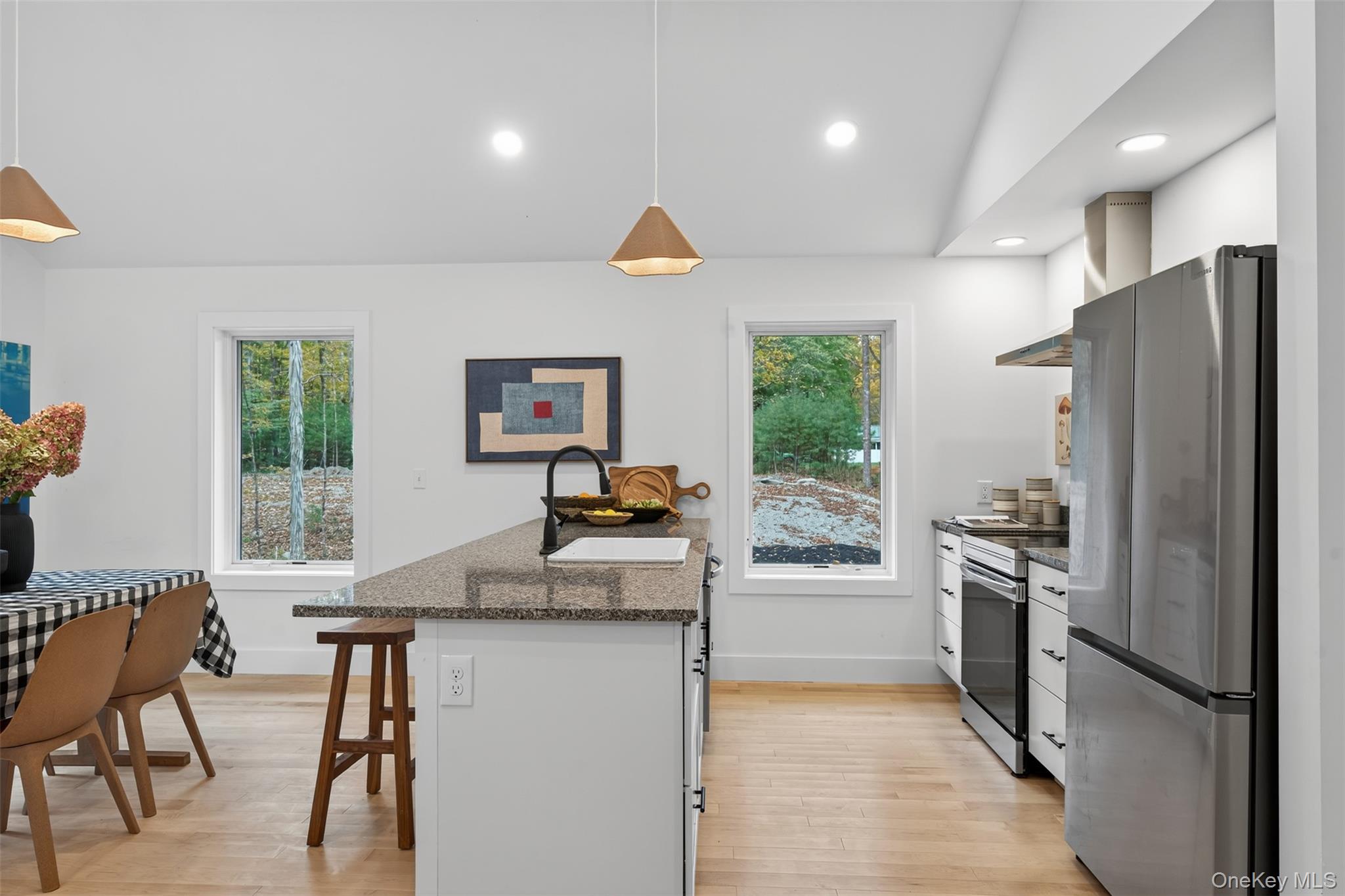 Hurley, New York 12443, United States, 2 Bedrooms Bedrooms, ,2 BathroomsBathrooms,Residential,Active,224117