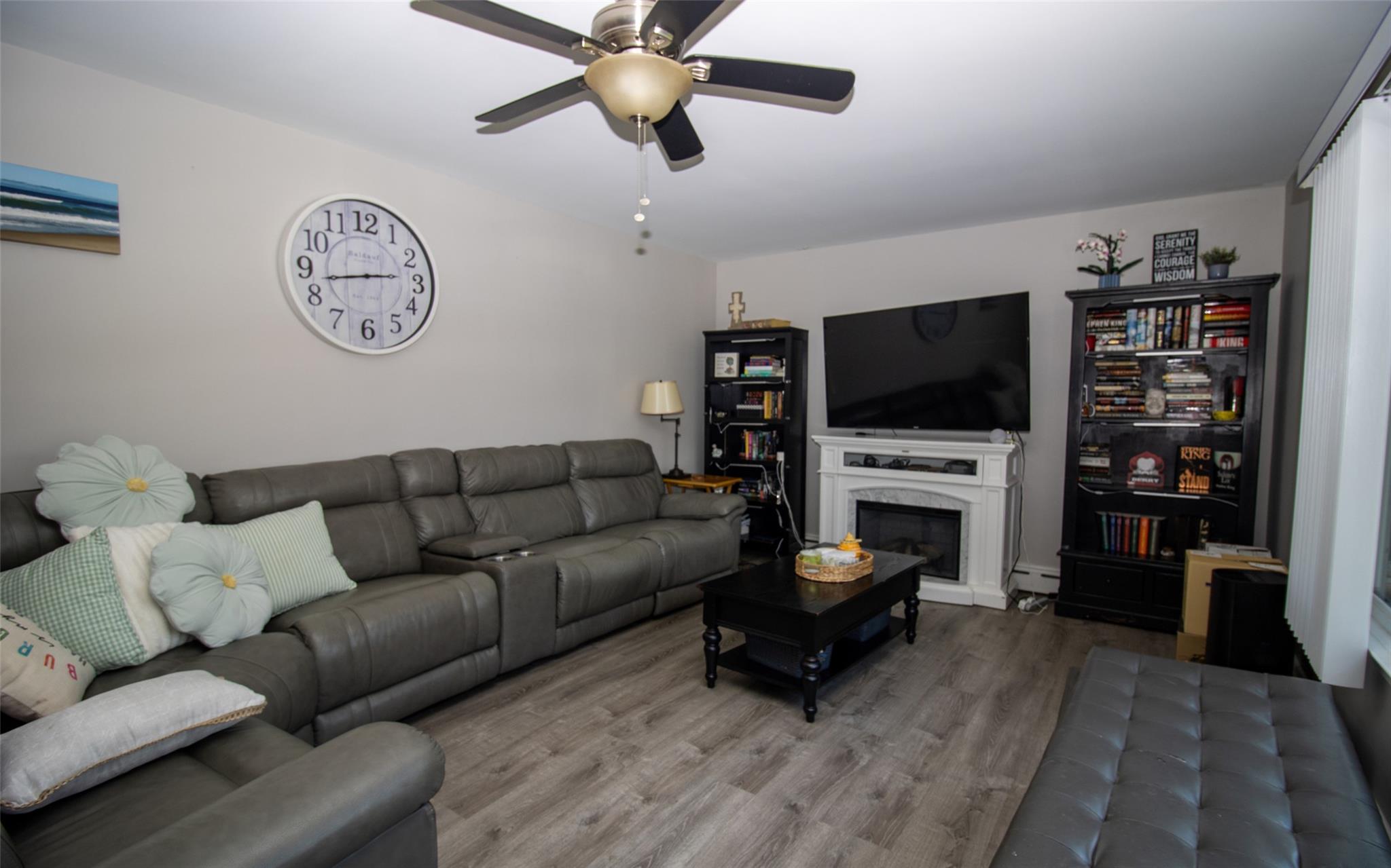 16 Wintergreen Avenue, Newburgh, Florida image 4