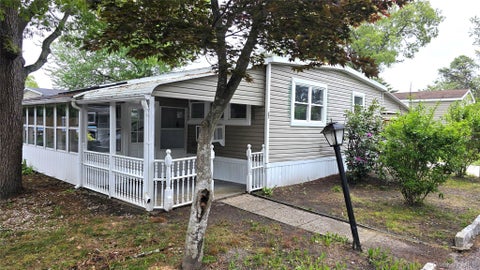 Mobile Home For Sale - 525 Riverleigh Avenue #27 BIRCH<br/> Riverhead, NY 11901