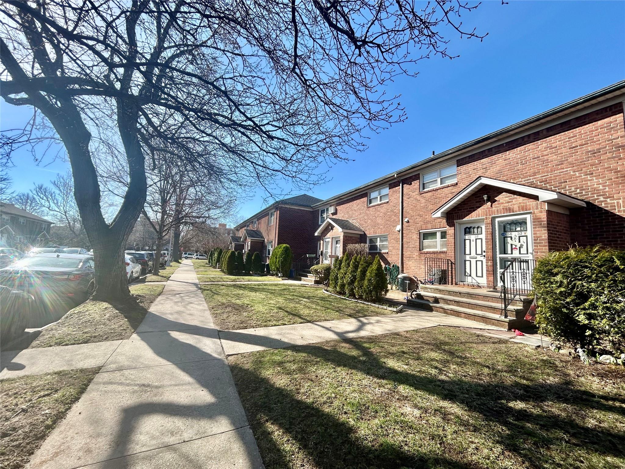 184 Street B, Addisleigh Park, Queens, NY - 2 Bedrooms  
1 Bathrooms  
5 Rooms - 