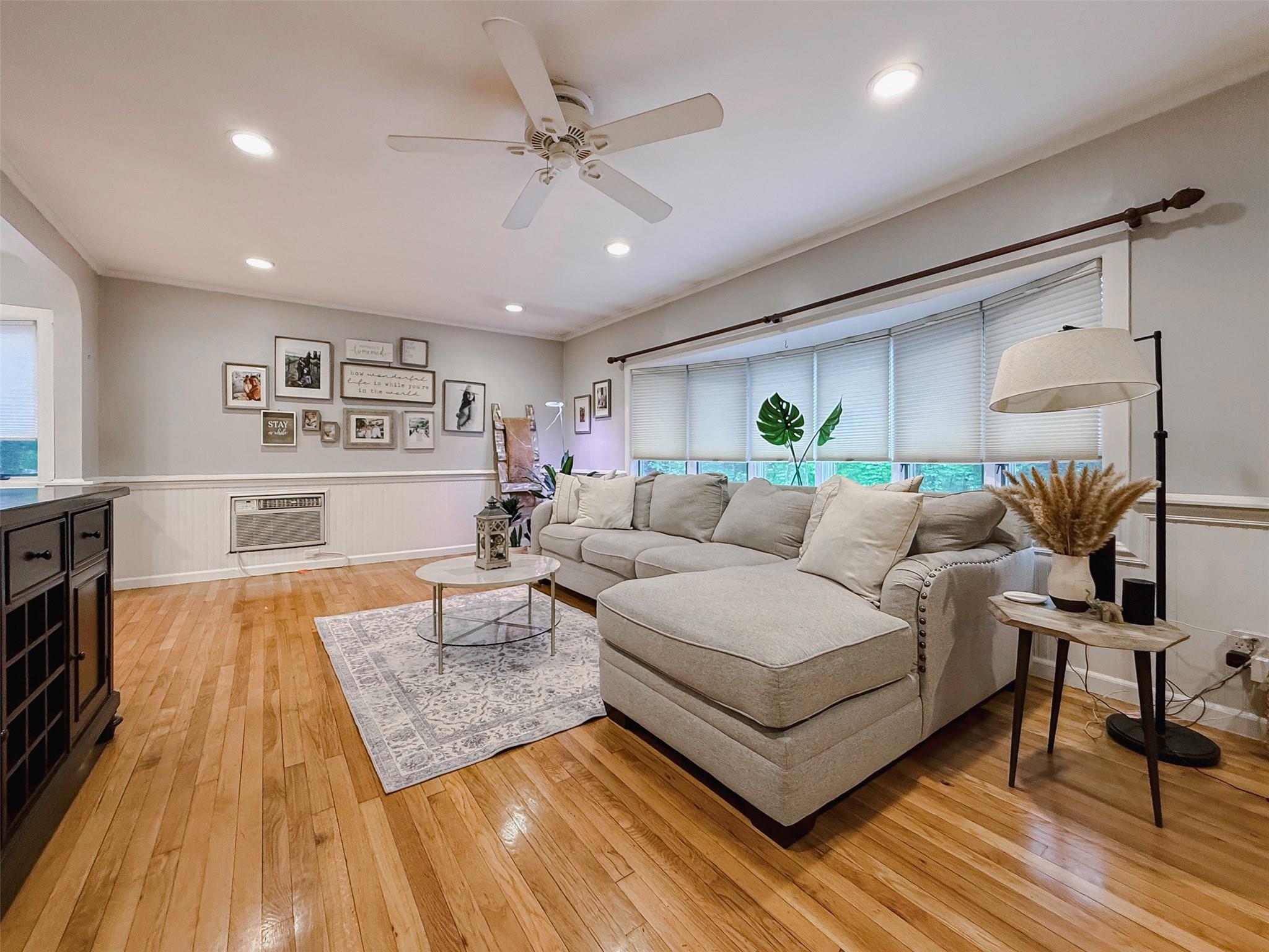 268 Gloria Boulevard, Hauppauge, New York image 3