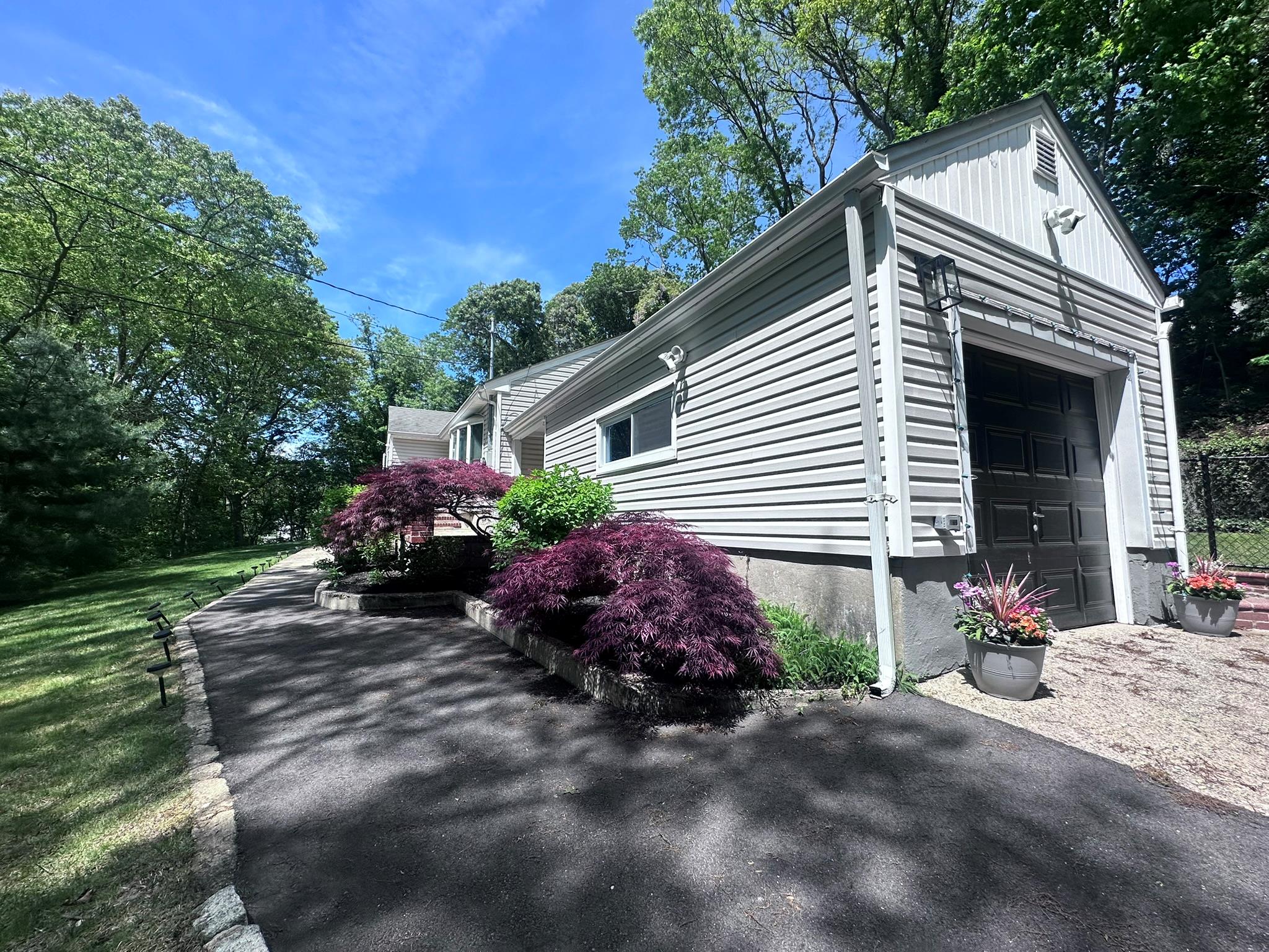 268 Gloria Boulevard, Hauppauge, New York image 2