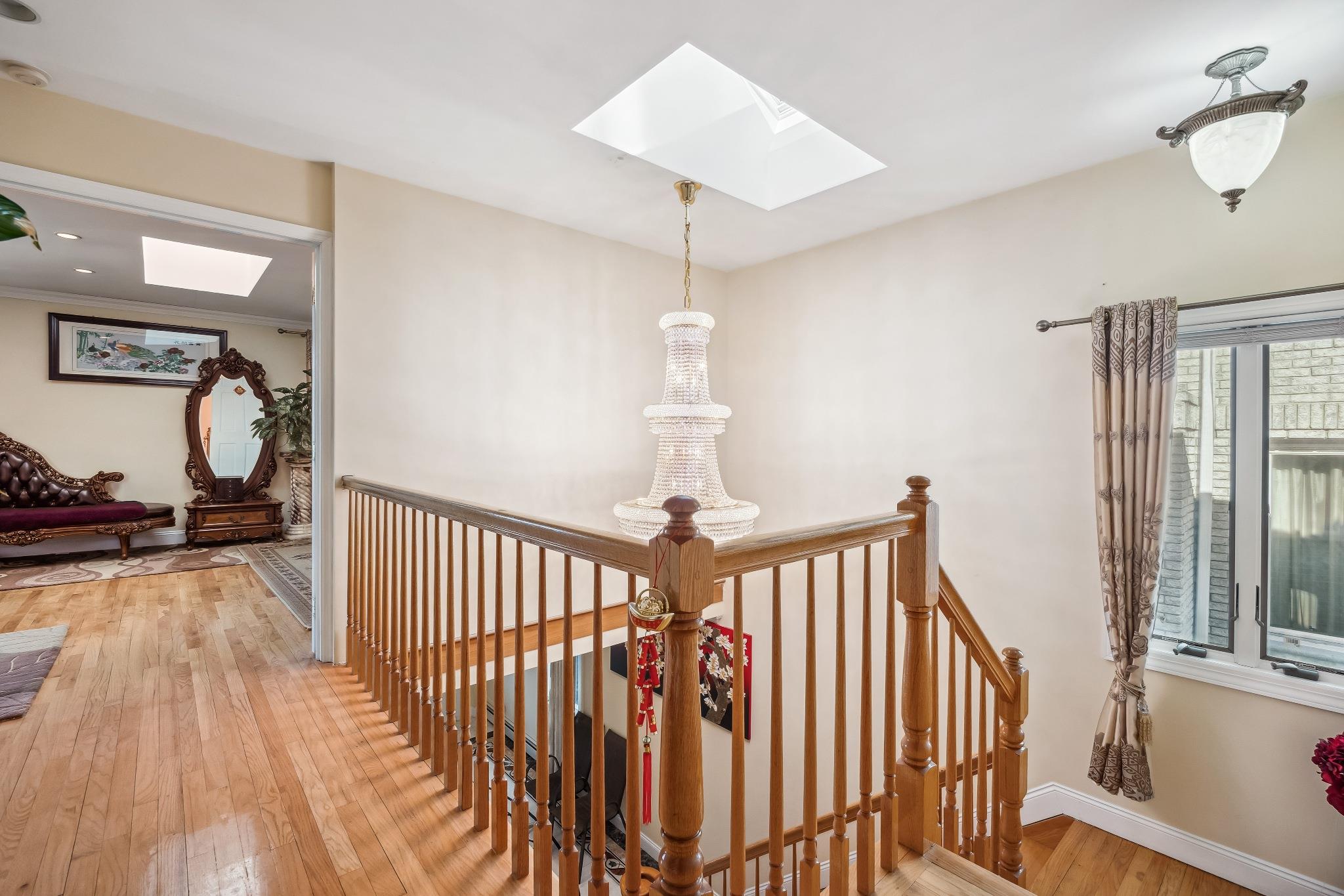 154-60 Riverside Drive, Whitestone, New York image 15