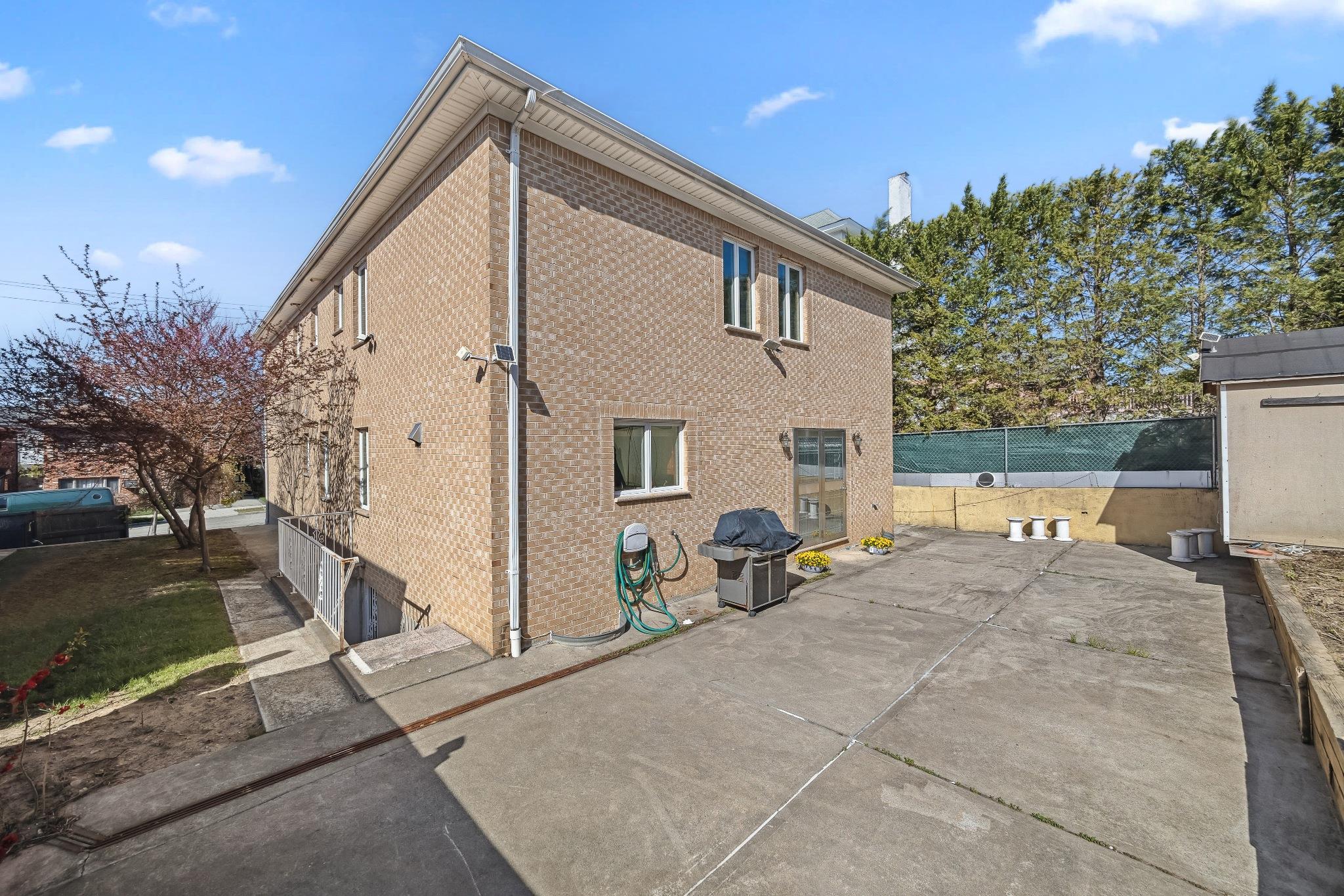 154-60 Riverside Drive, Whitestone, New York image 34