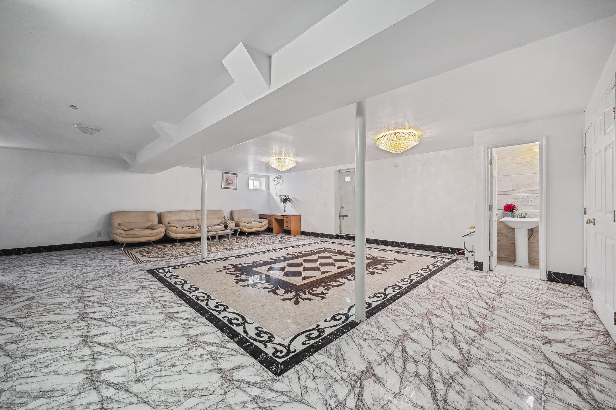 154-60 Riverside Drive, Whitestone, New York image 31