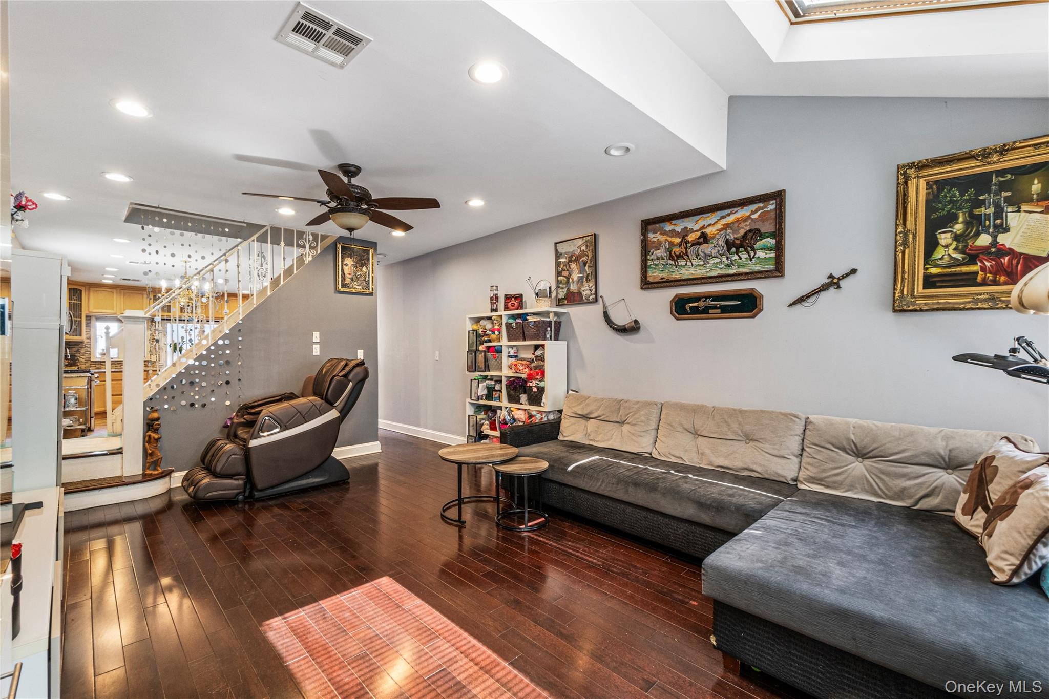 2049 E 71st Street
