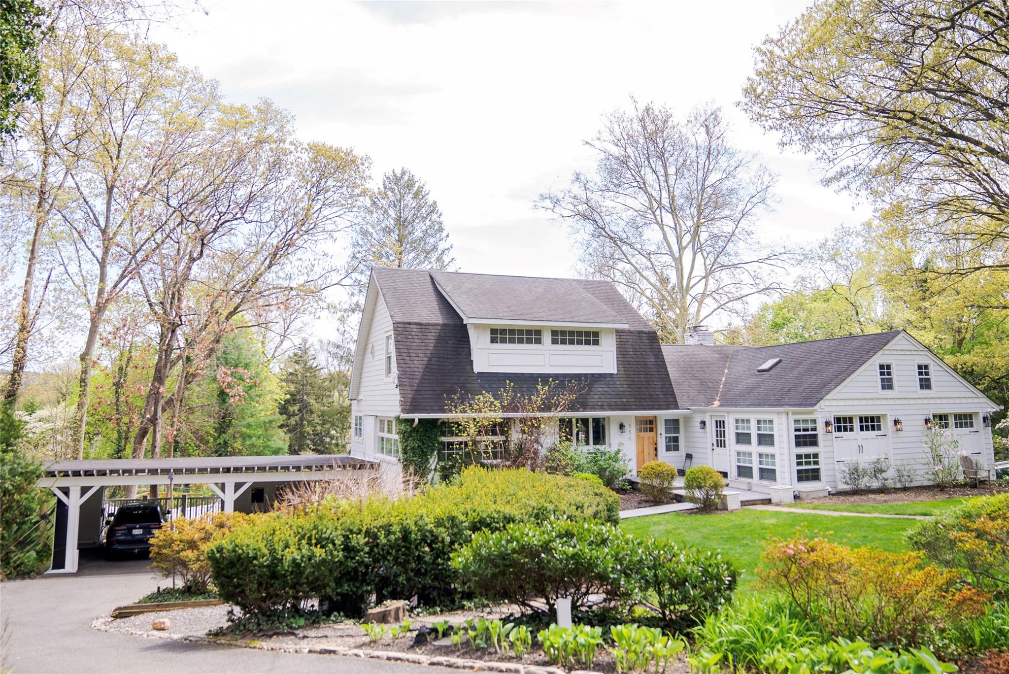 116 Little Neck Road, Centerport, New York image 1