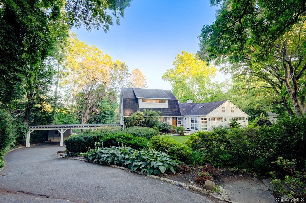 2 Spring Hollow Road