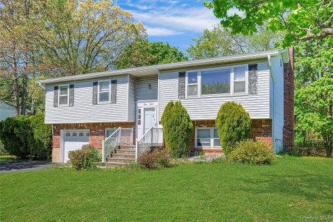 Homes For Sale - 48 Lake Nanuet Drive<br/> Nanuet, NY 10954