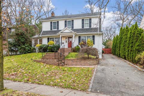 Homes For Rent - 16 Lodge Road<br/> Nassau County, Great Neck, NY 11021