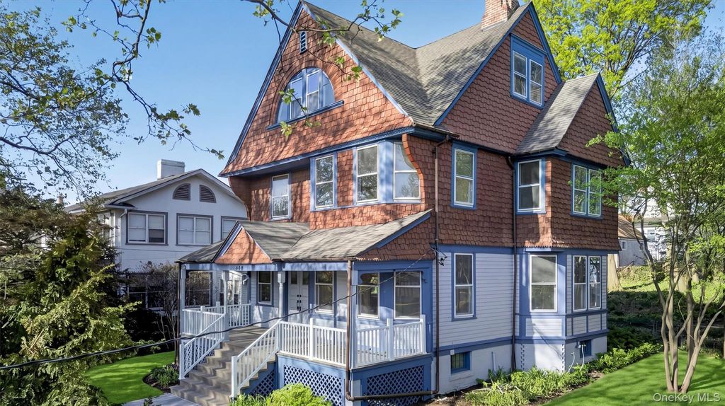 Photo of 147 N Fulton Avenue, Mount Vernon, NY 10550 (MLS # 988117)