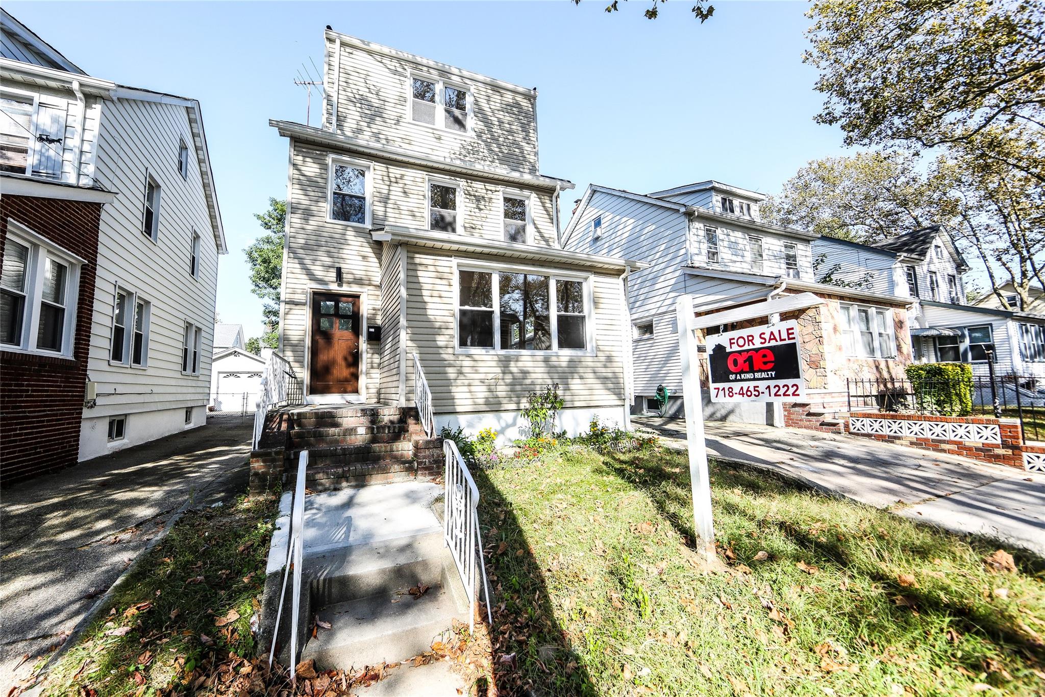 Property for Sale at Newhall Avenue, Rosedale, Queens, NY - Bedrooms: 5 
Bathrooms: 3 
Rooms: 10  - $1,299,000
