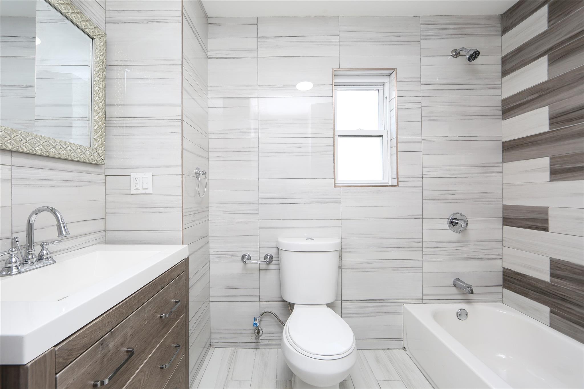 24027 Newhall Avenue, Rosedale, New York image 3