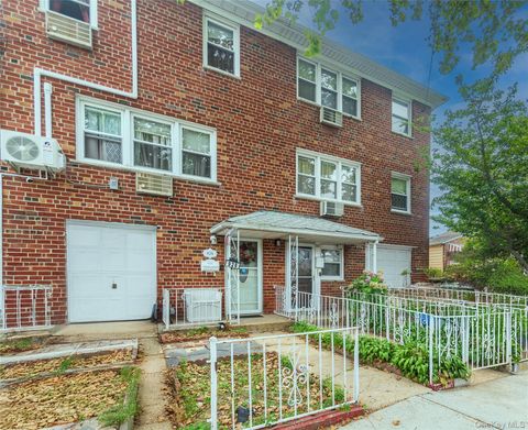 Multifamily For Sale - 926 Vincent Avenue<br/> Bronx County, Bronx, NY 10465