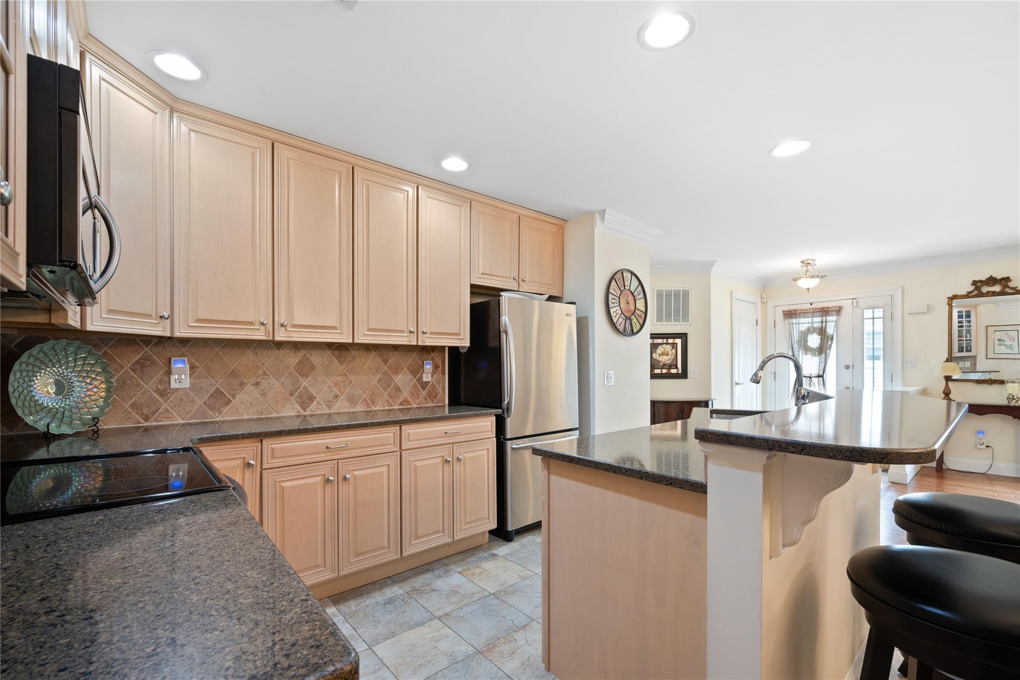 7 White Oak Court #7, Coram, New York image 15