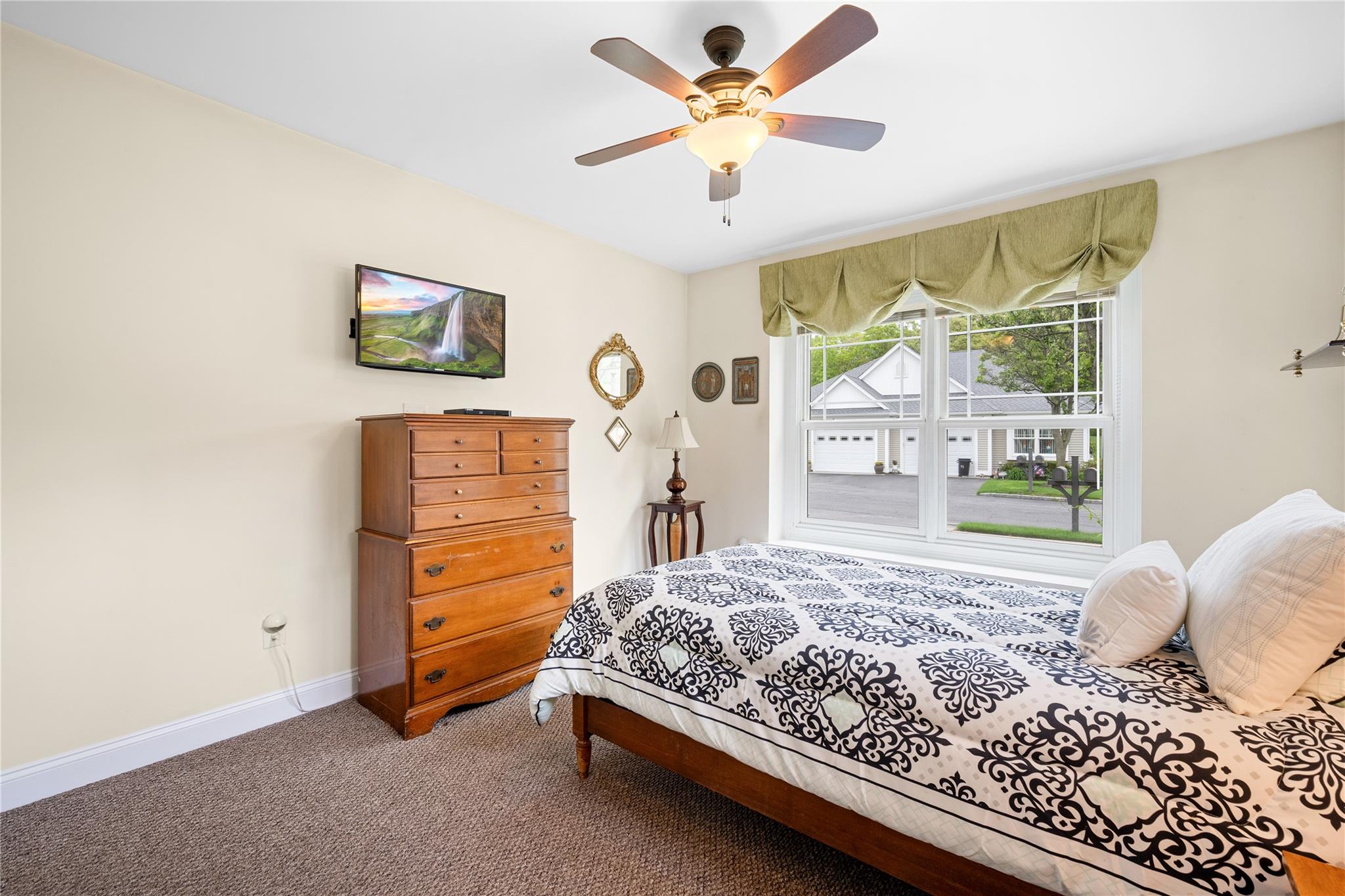 7 White Oak Court #7, Coram, New York image 36