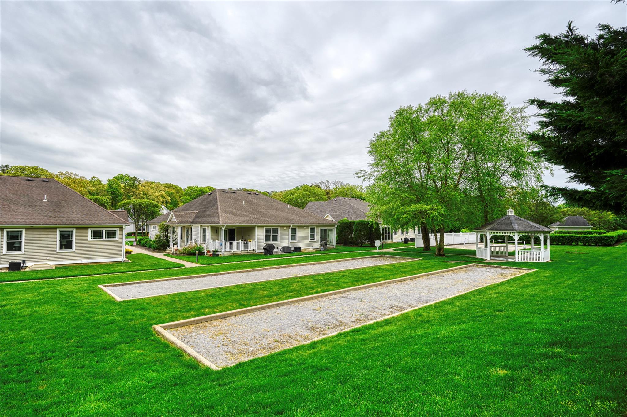 7 White Oak Court #7, Coram, New York image 47