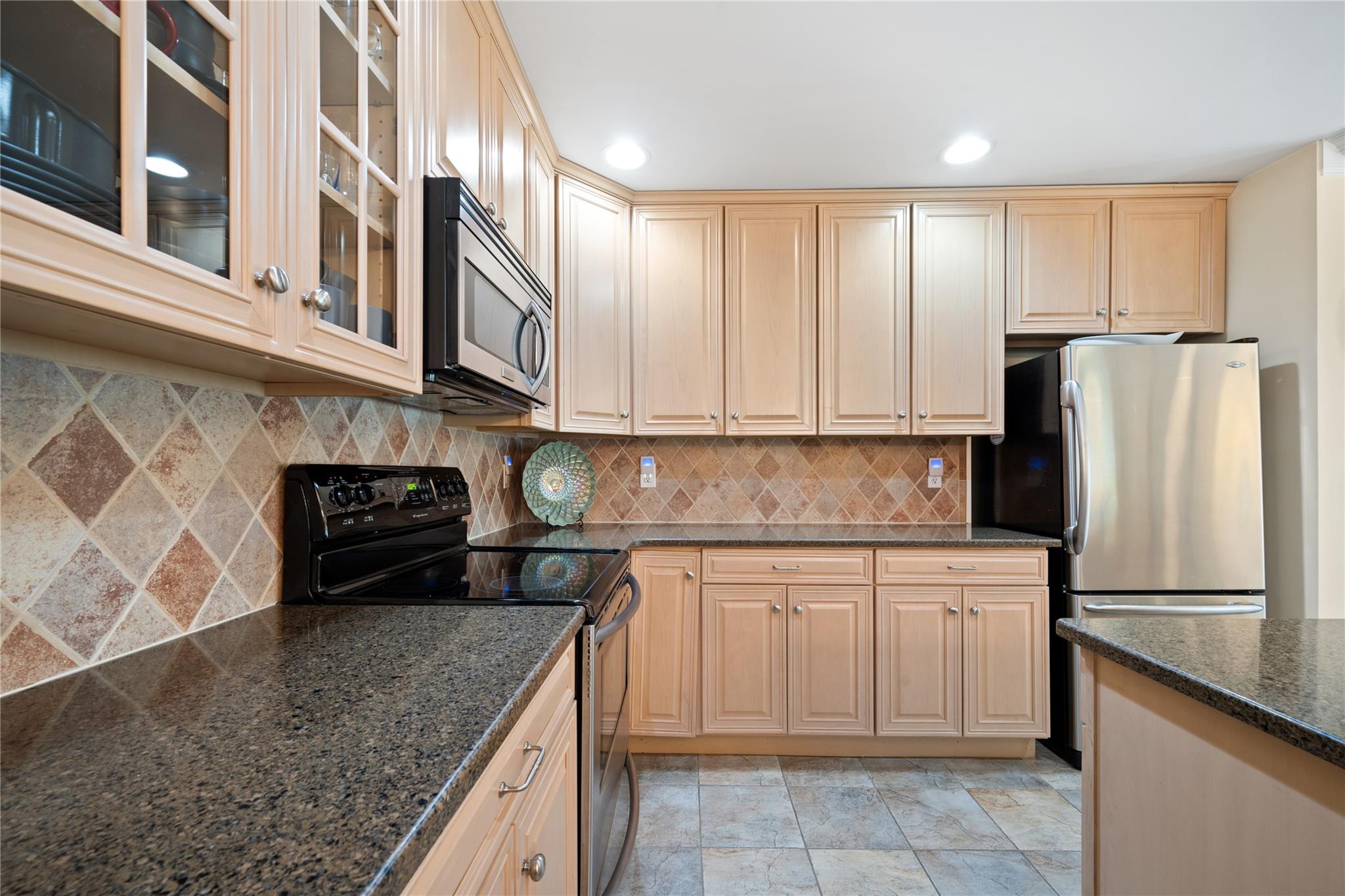7 White Oak Court #7, Coram, New York image 16