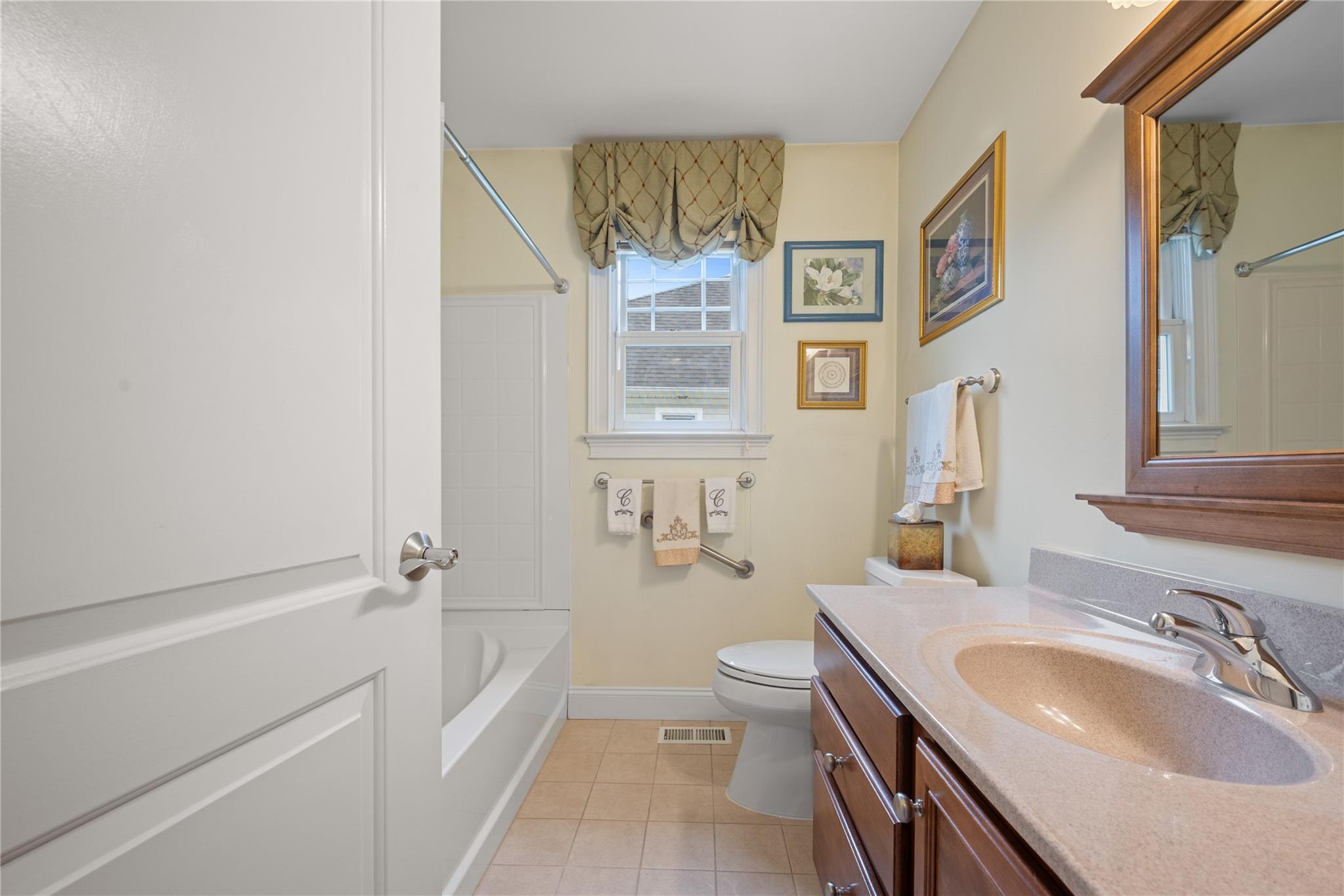 7 White Oak Court #7, Coram, New York image 35