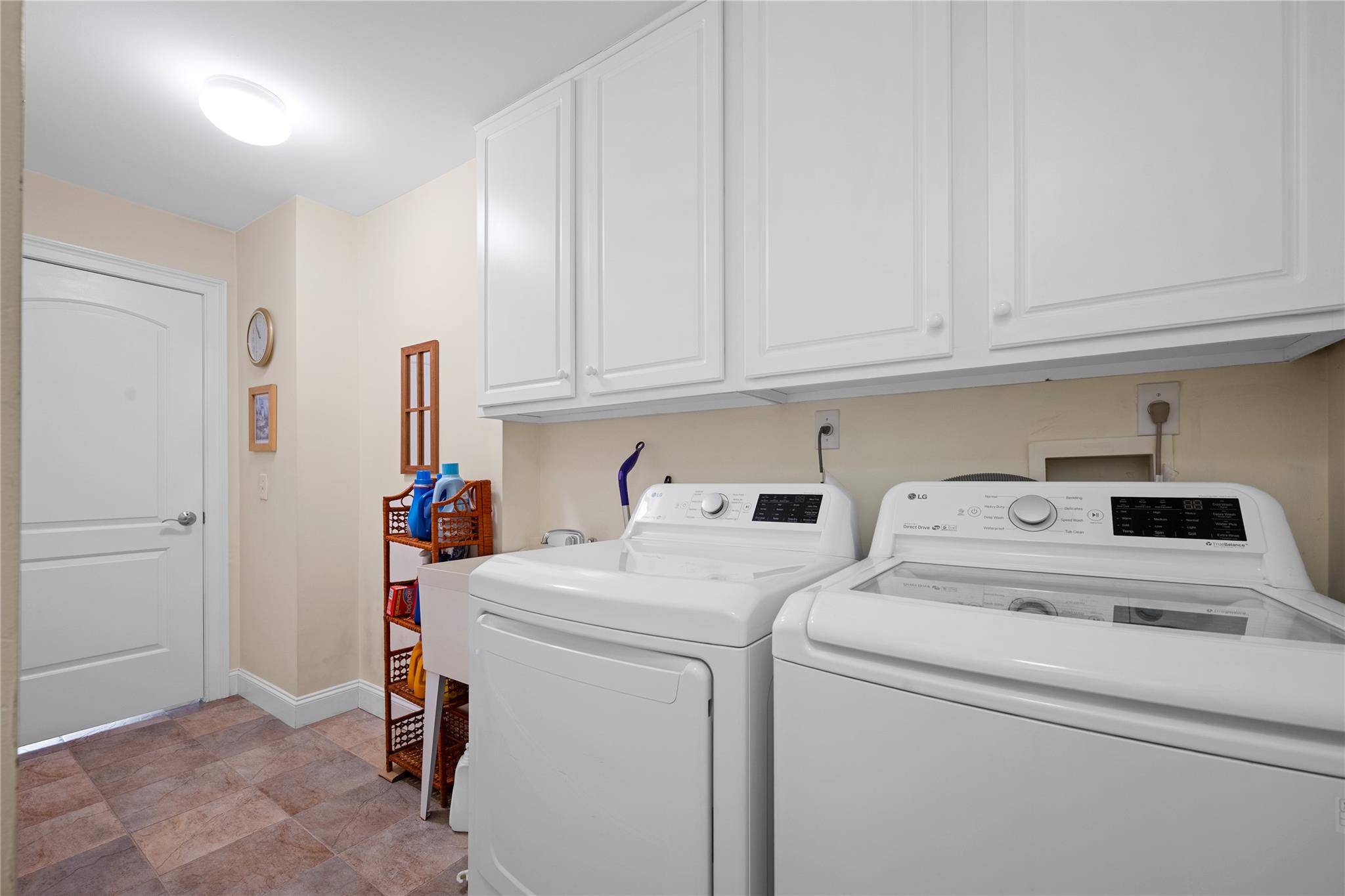 7 White Oak Court #7, Coram, New York image 32