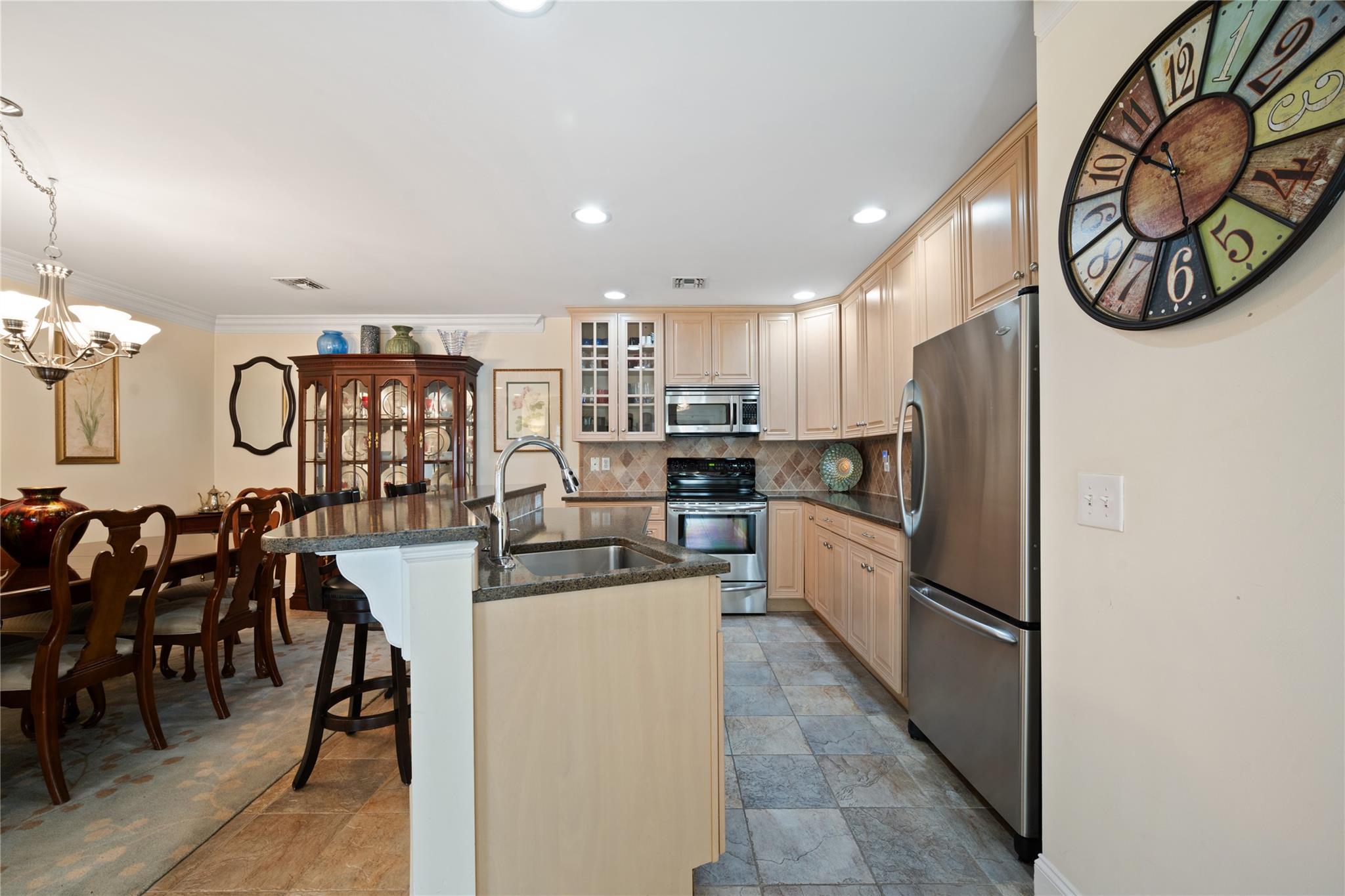 7 White Oak Court #7, Coram, New York image 18
