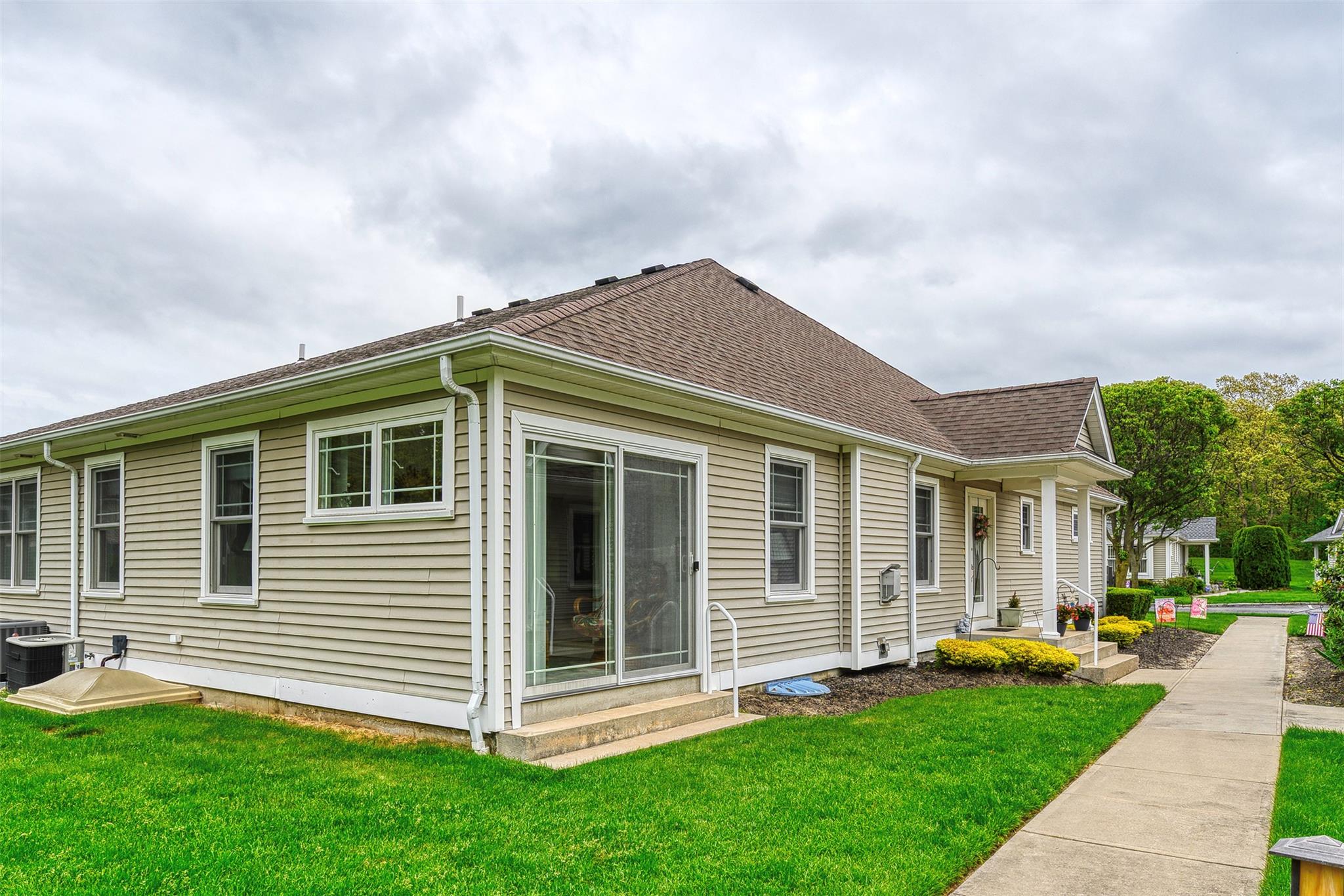 7 White Oak Court #7, Coram, New York image 45
