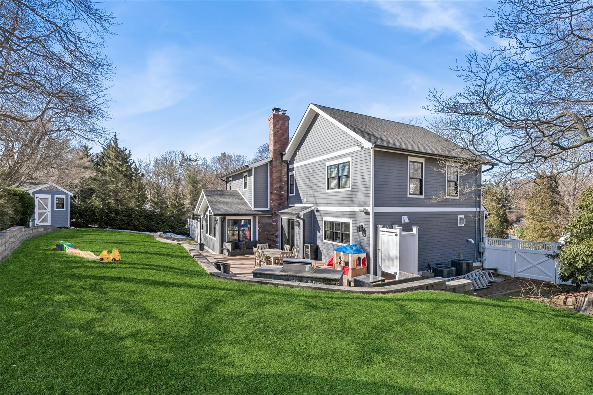 9 Drake Place, North Port, New York image 6