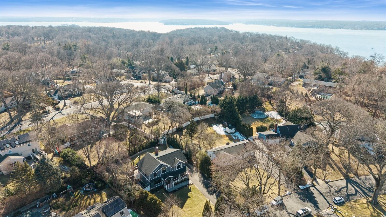 9 Drake Place, North Port, New York image 3