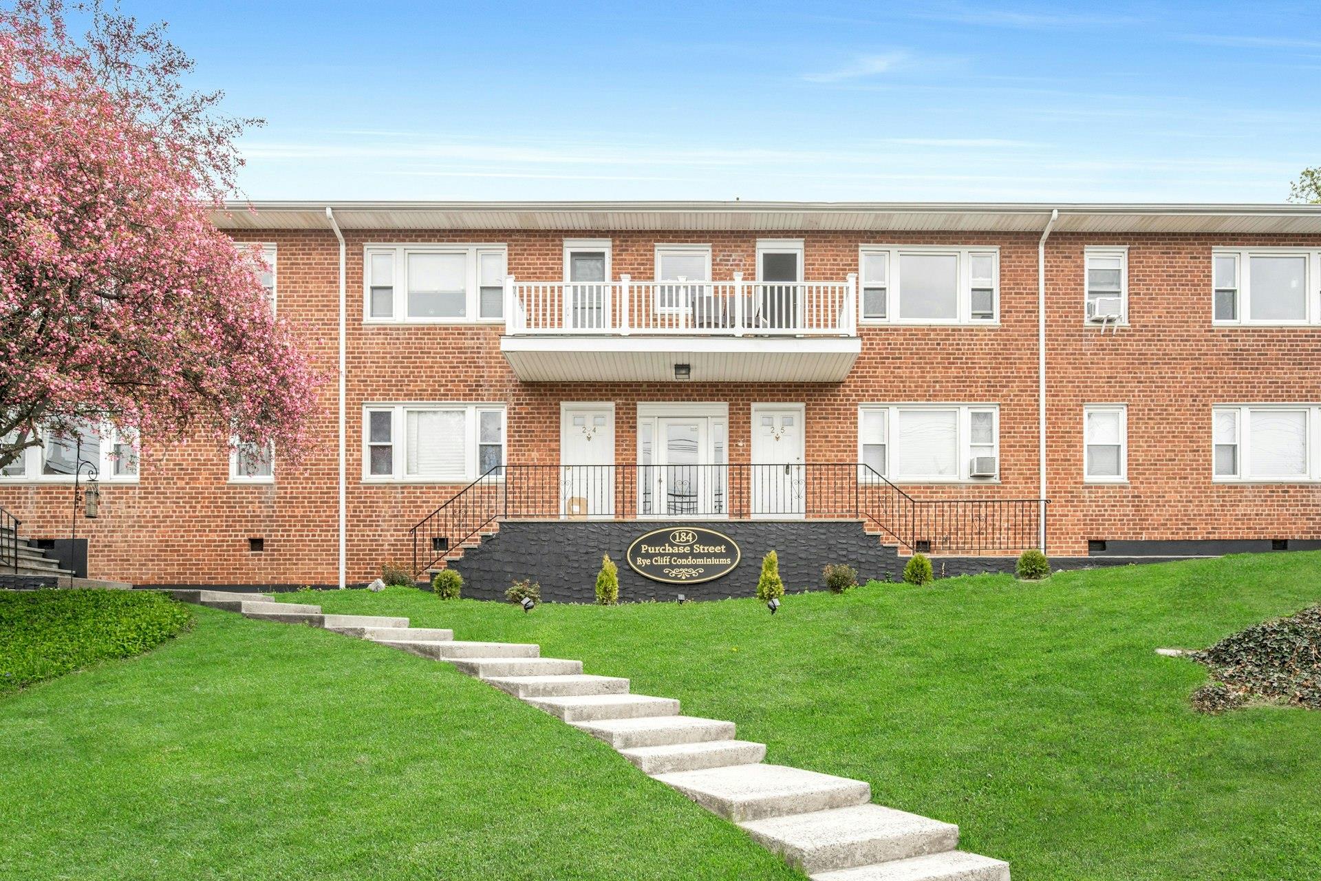 Purchase Street 1-2, Rye, New York - 2 Bedrooms  
2 Bathrooms  
4 Rooms - 