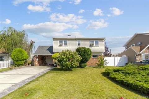 Apartment For Sale - 35 Lowland Road<br/> Levittown, NY 11756